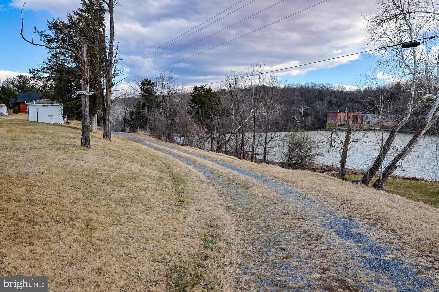 RIVERVIEW ESTATES - Land