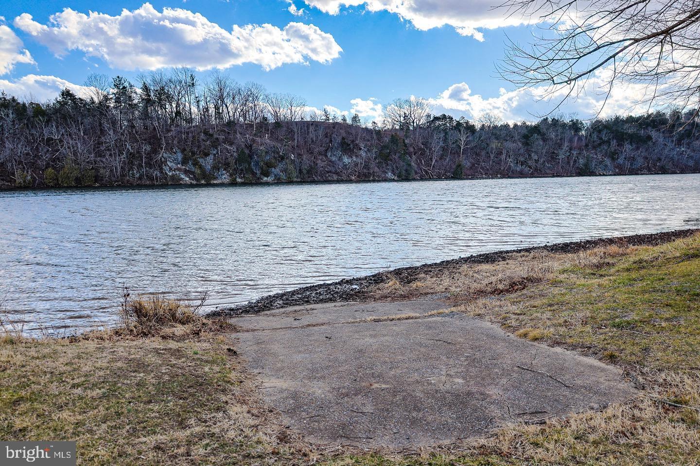 RIVERVIEW ESTATES - Land