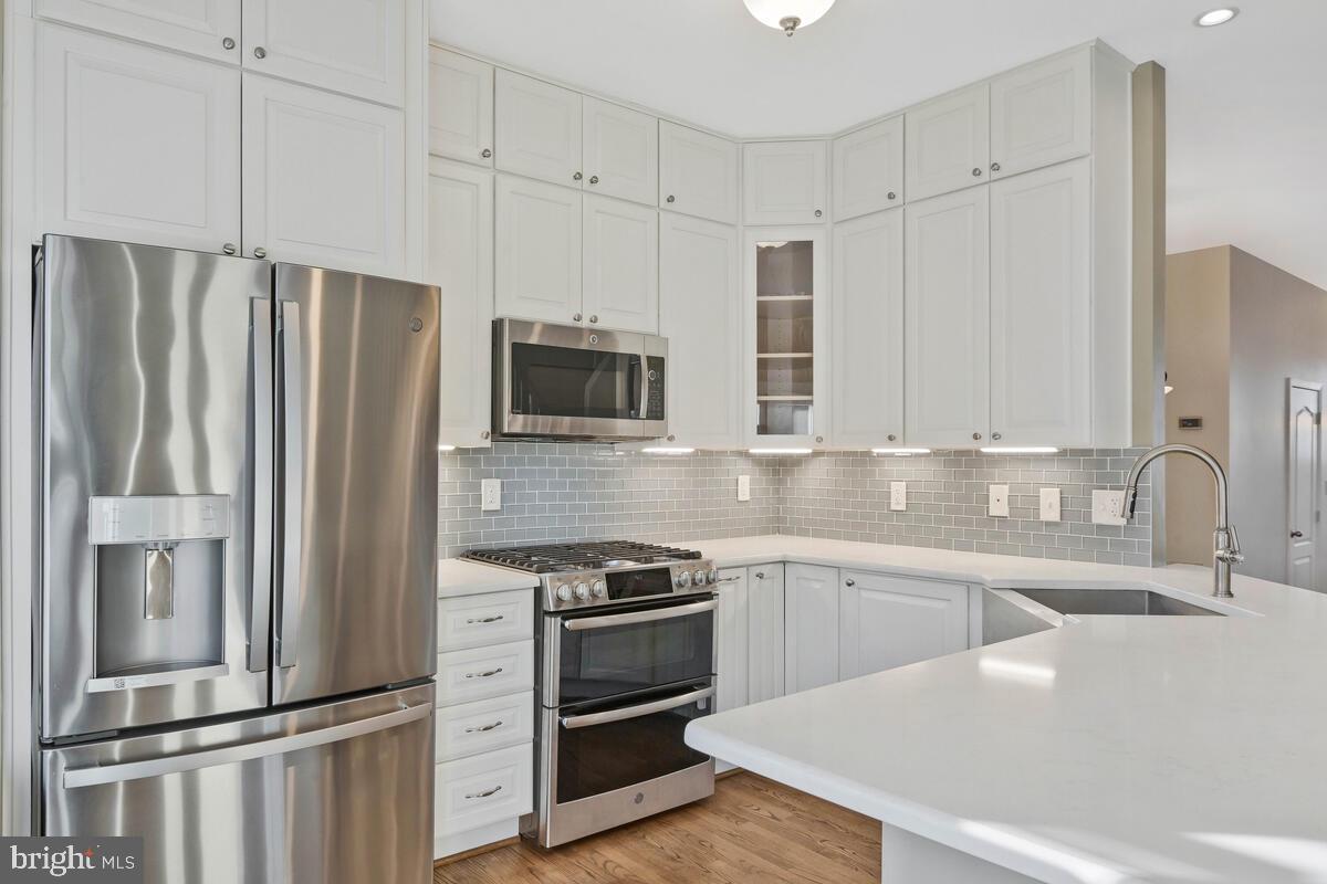 EDGEWATER AT TOWN CENTER - Residential