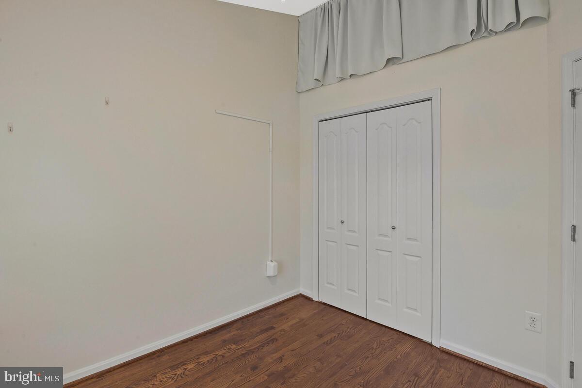 EDGEWATER AT TOWN CENTER - Residential