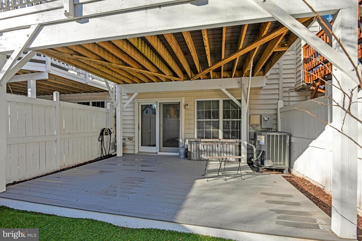 EDGEWATER AT TOWN CENTER - Residential