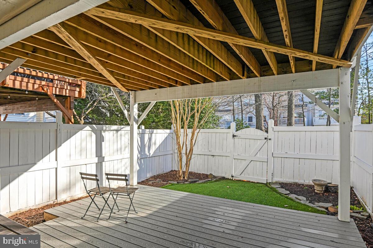 EDGEWATER AT TOWN CENTER - Residential