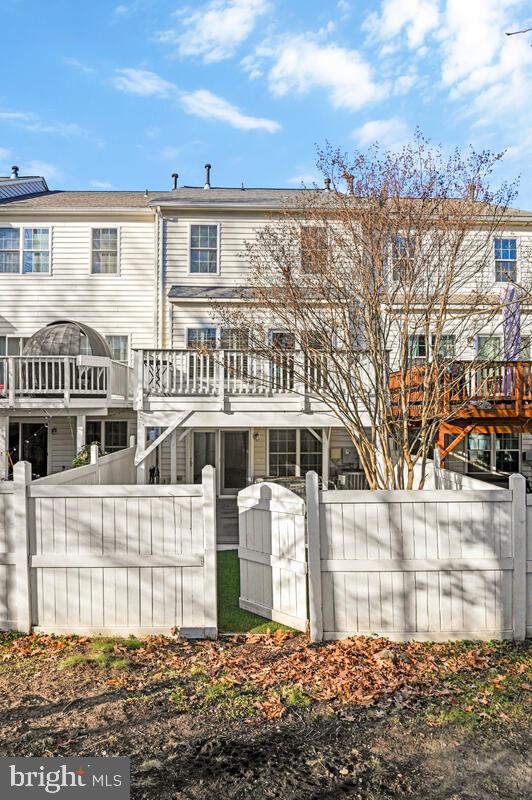 EDGEWATER AT TOWN CENTER - Residential