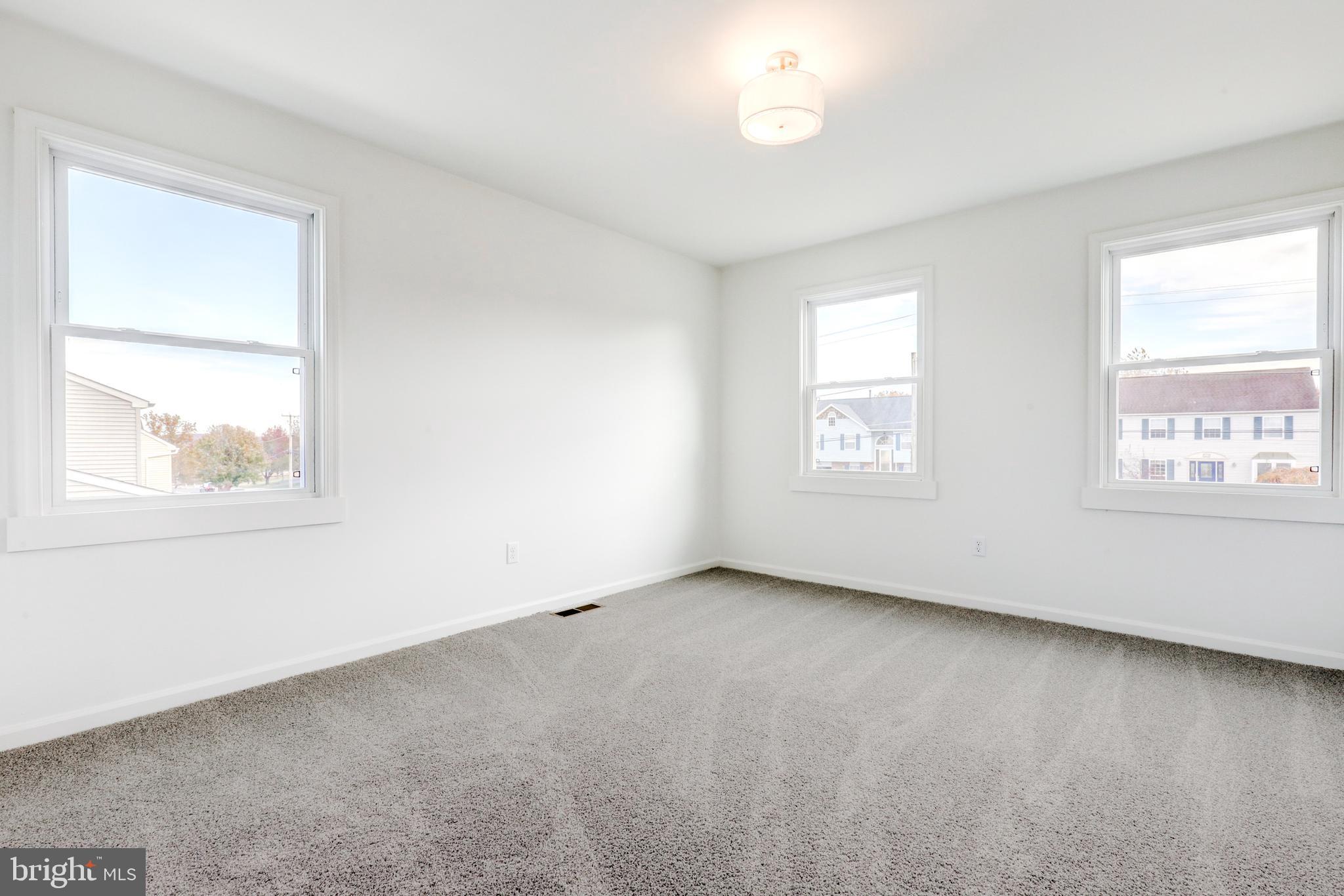 HUNTERS RUN - Residential