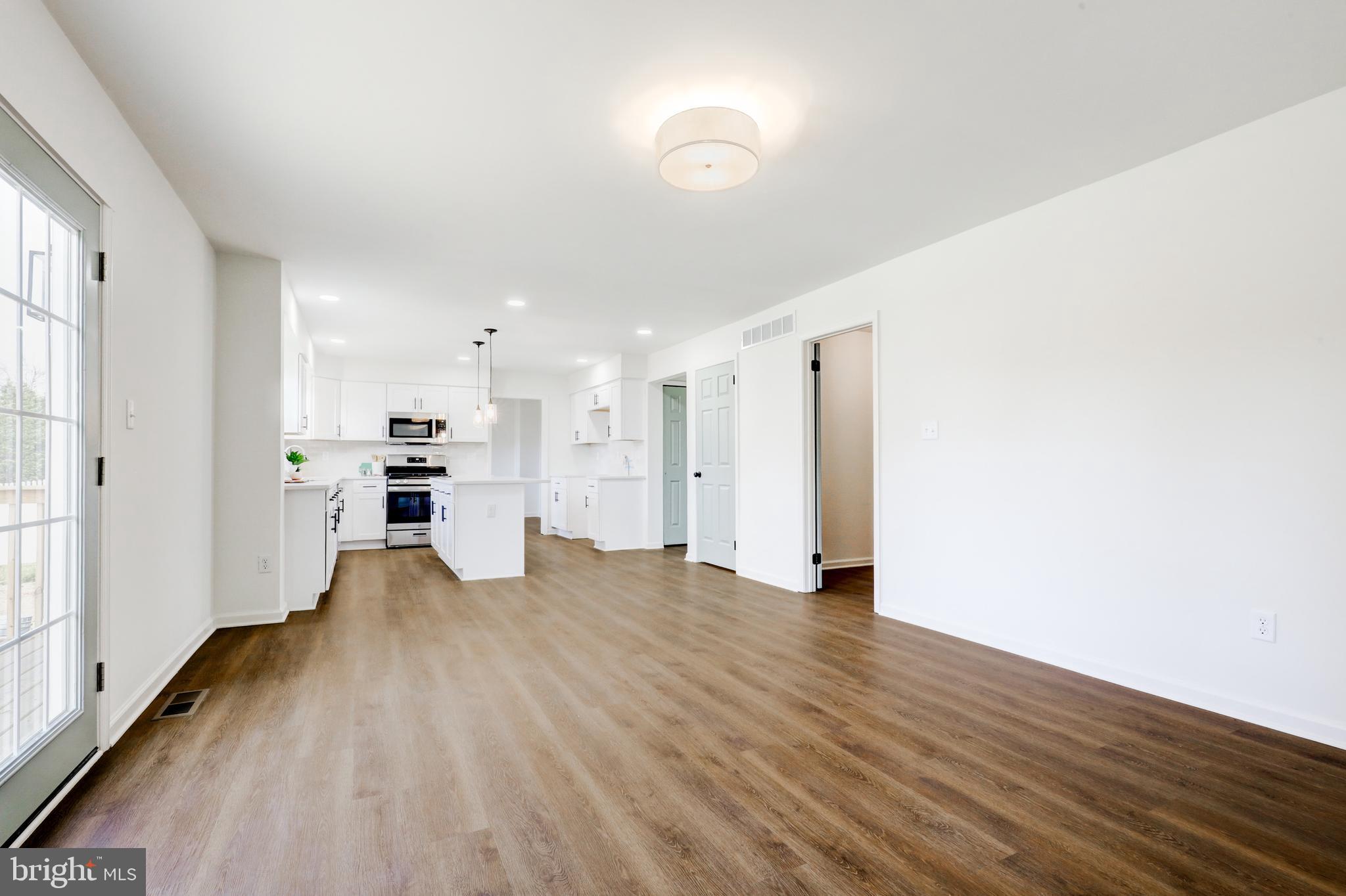 HUNTERS RUN - Residential