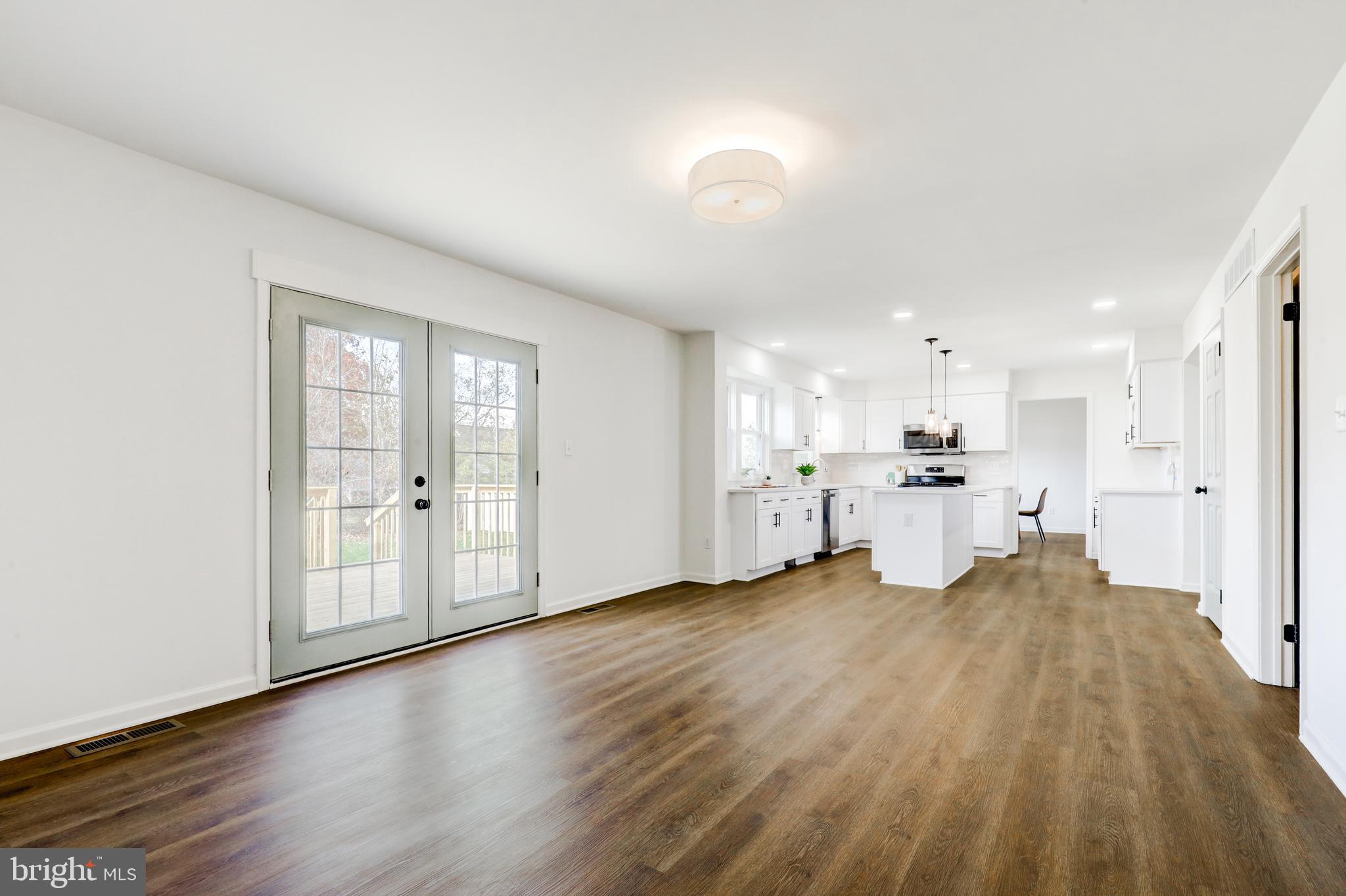 HUNTERS RUN - Residential