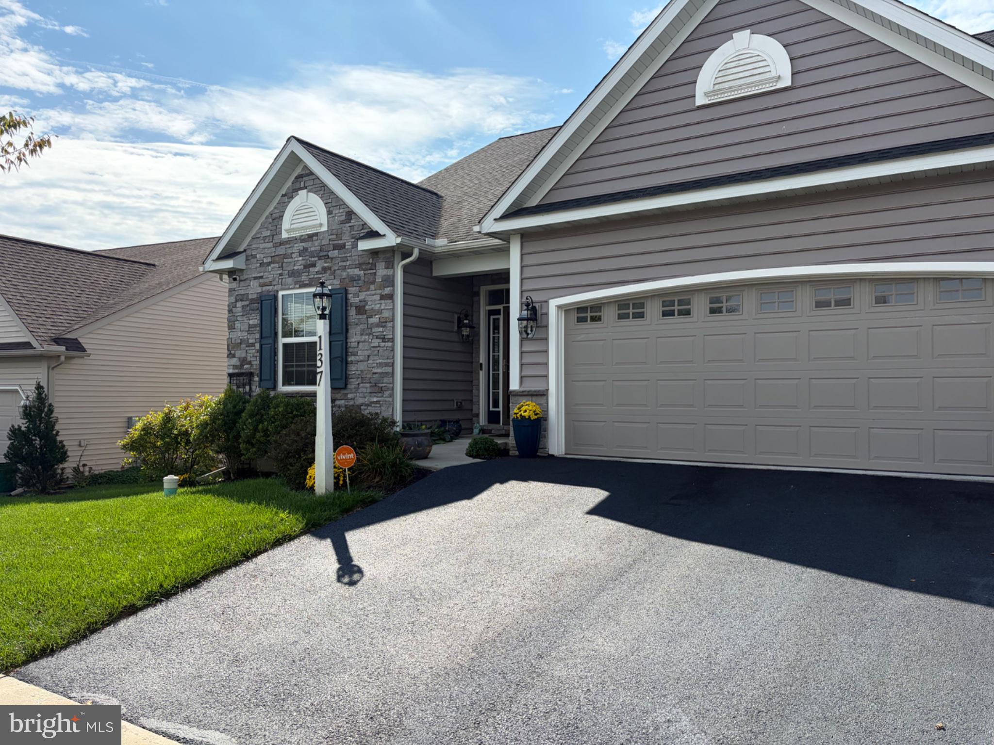 137 GOLDENFIELD DRIVE