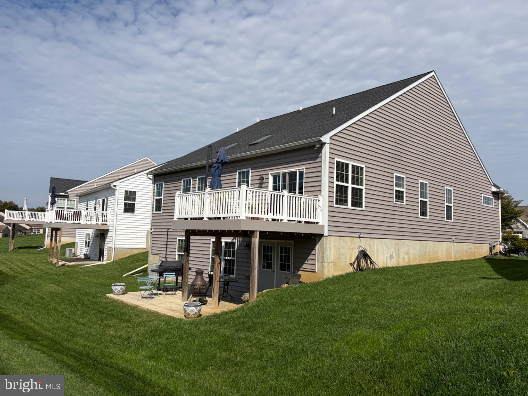 137 GOLDENFIELD DRIVE