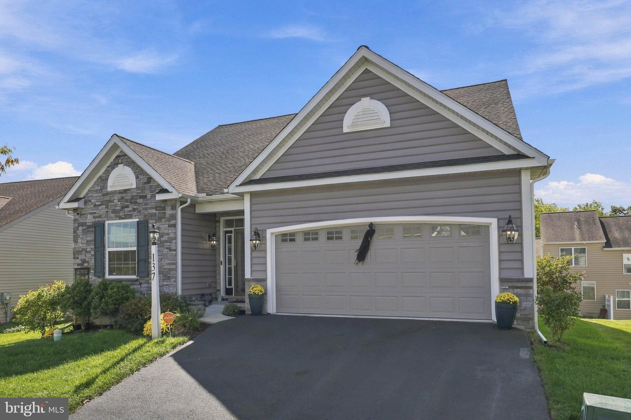137 GOLDENFIELD DRIVE