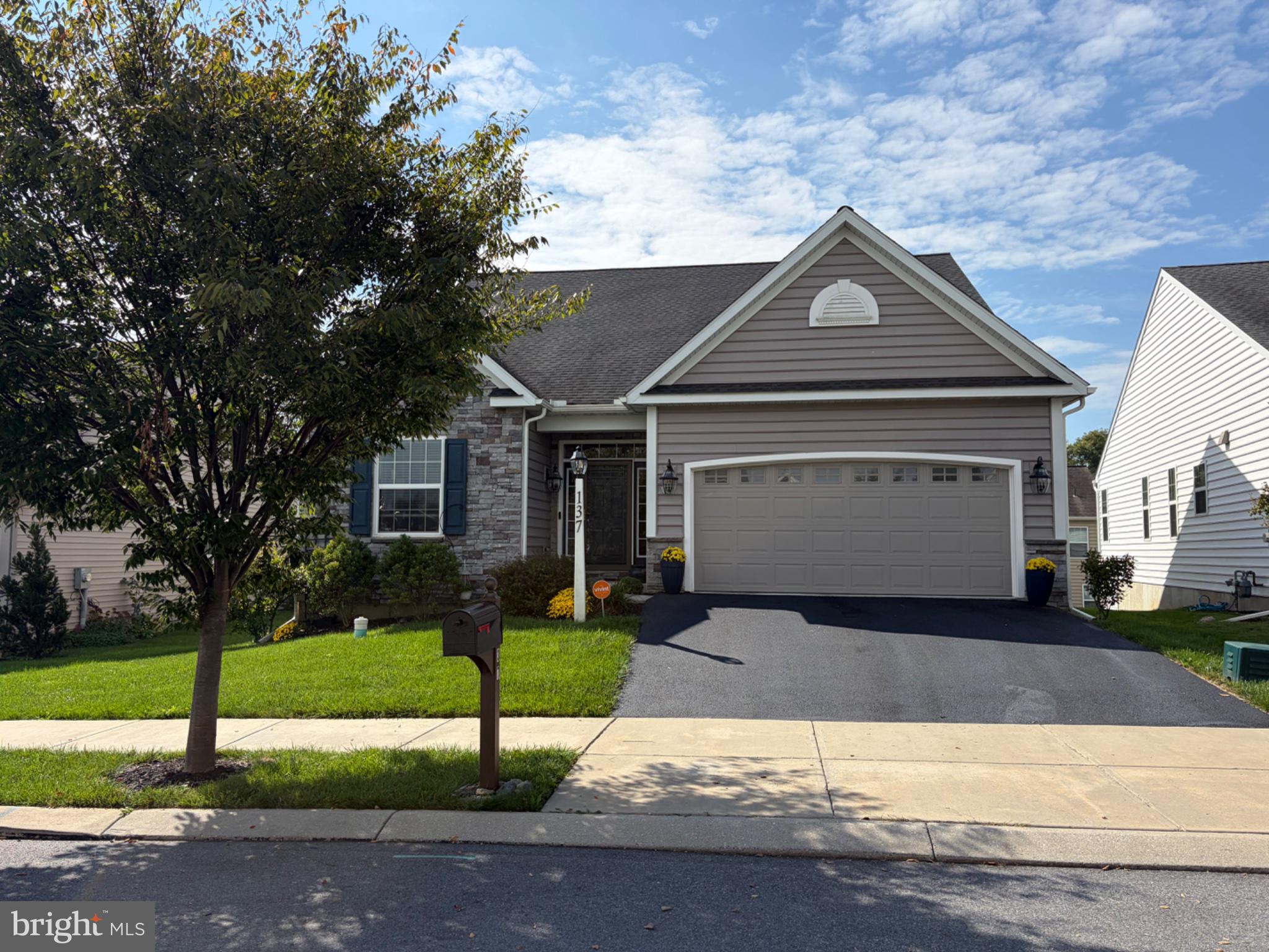 137 GOLDENFIELD DRIVE