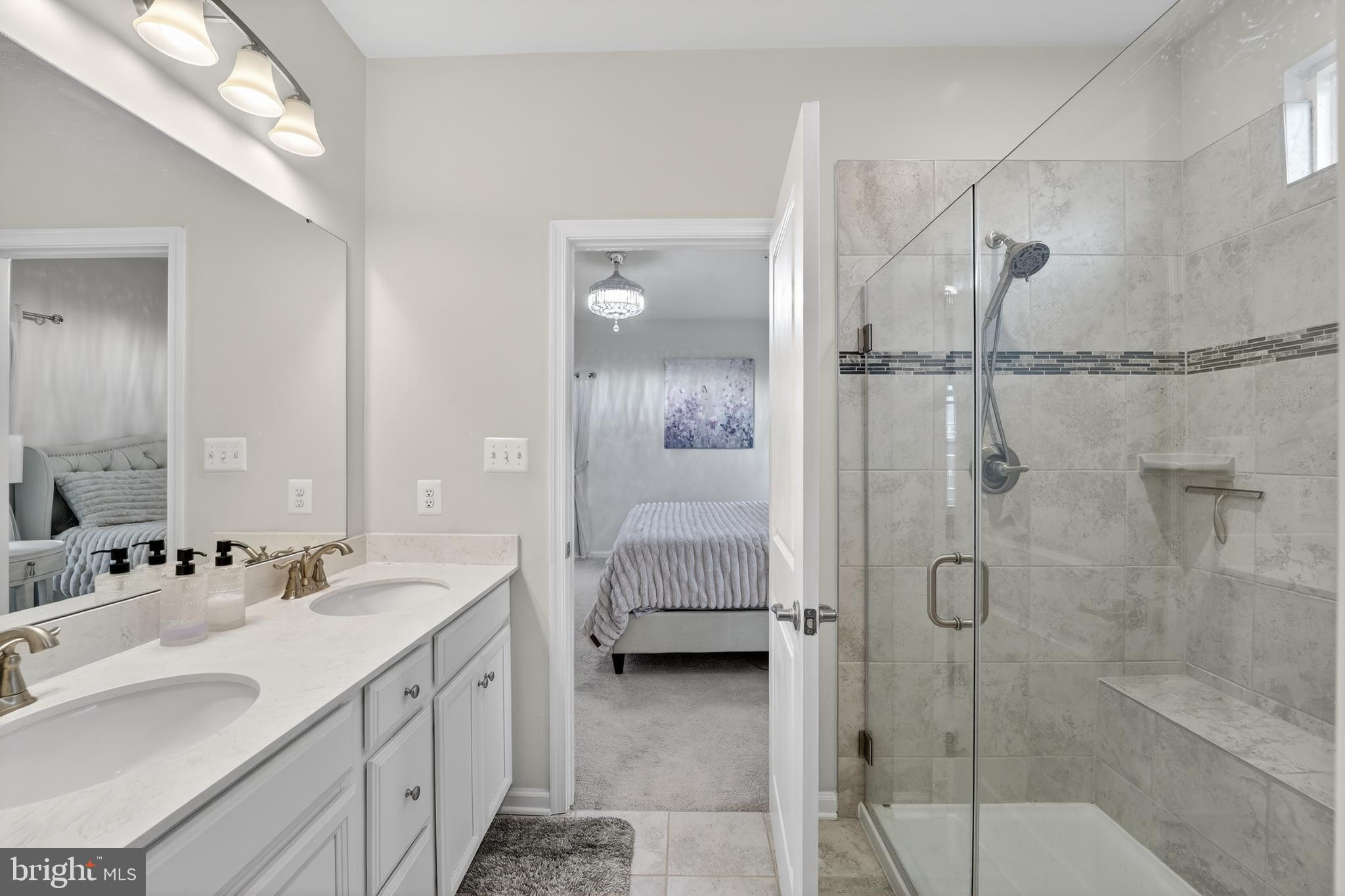 WESTCHESTER SQUARE - Residential