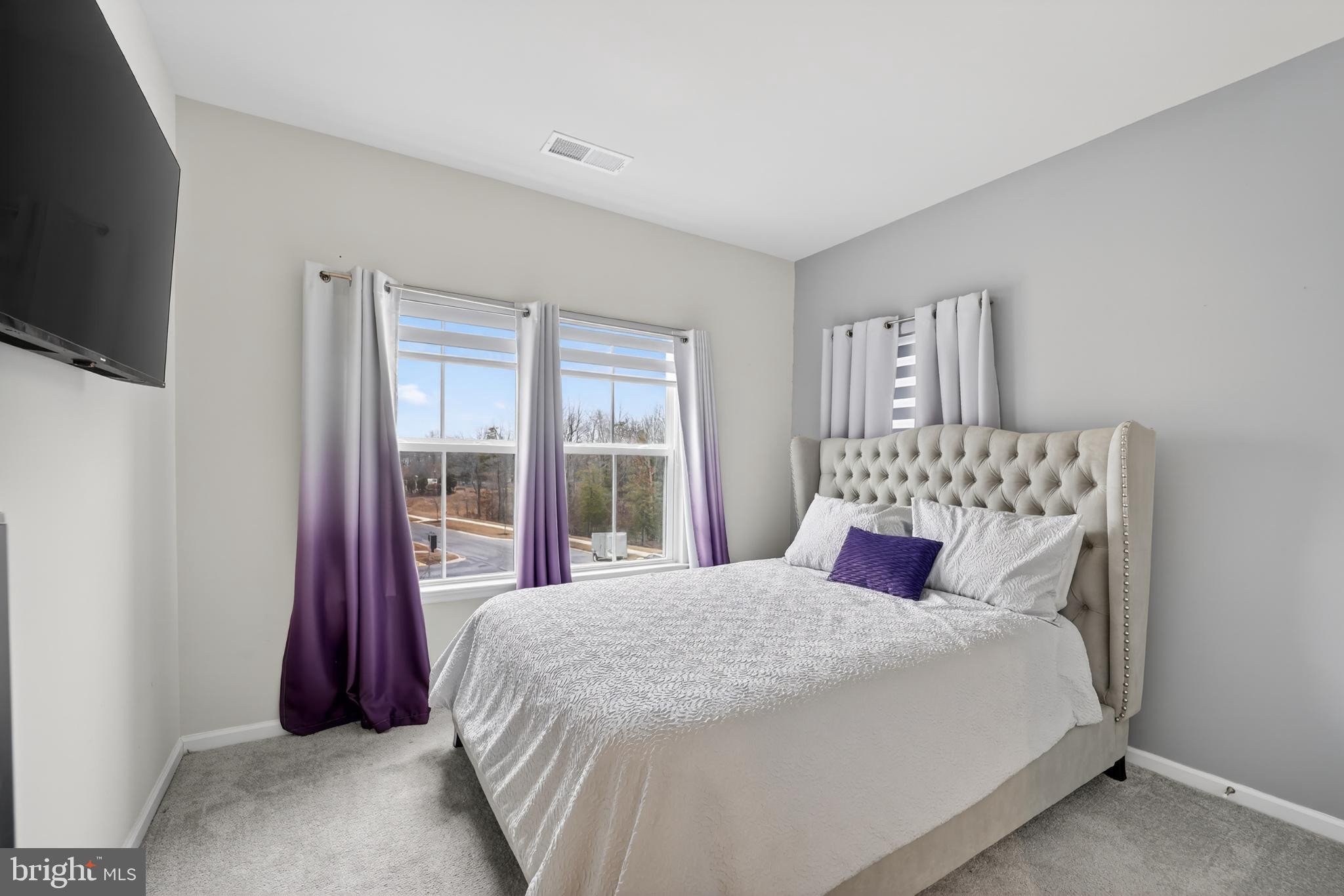 WESTCHESTER SQUARE - Residential