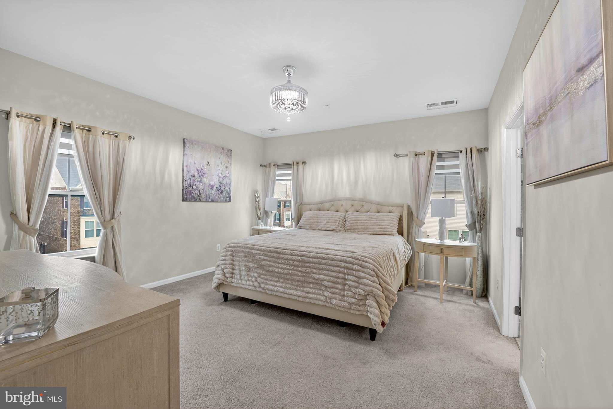 WESTCHESTER SQUARE - Residential