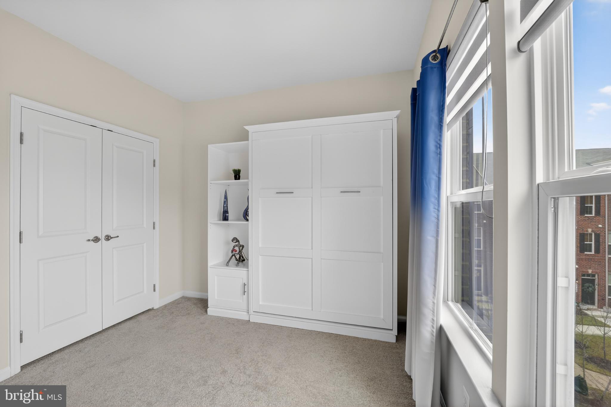 WESTCHESTER SQUARE - Residential