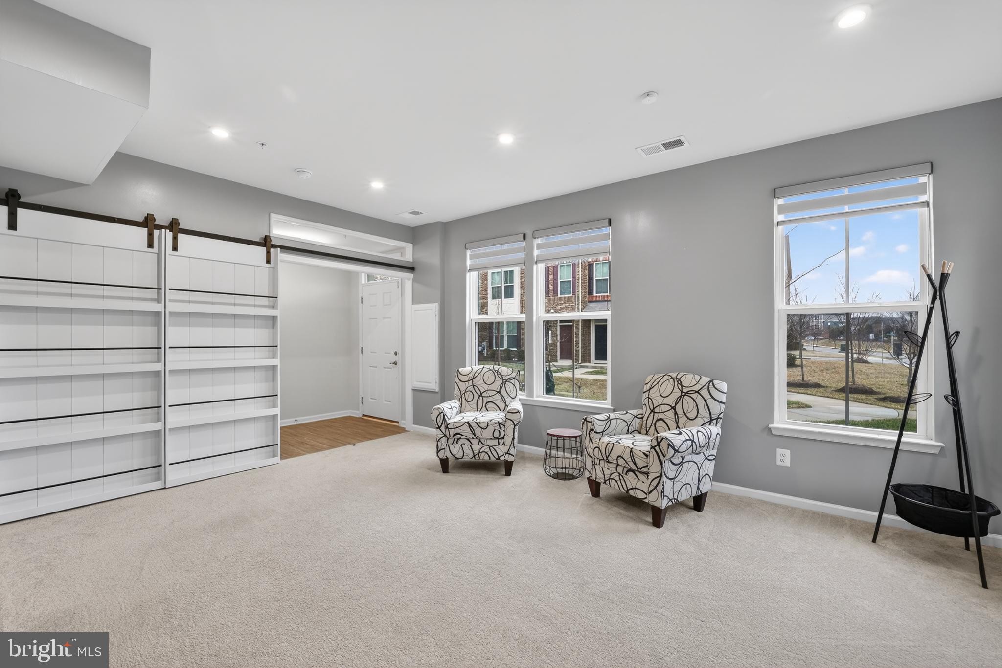 WESTCHESTER SQUARE - Residential