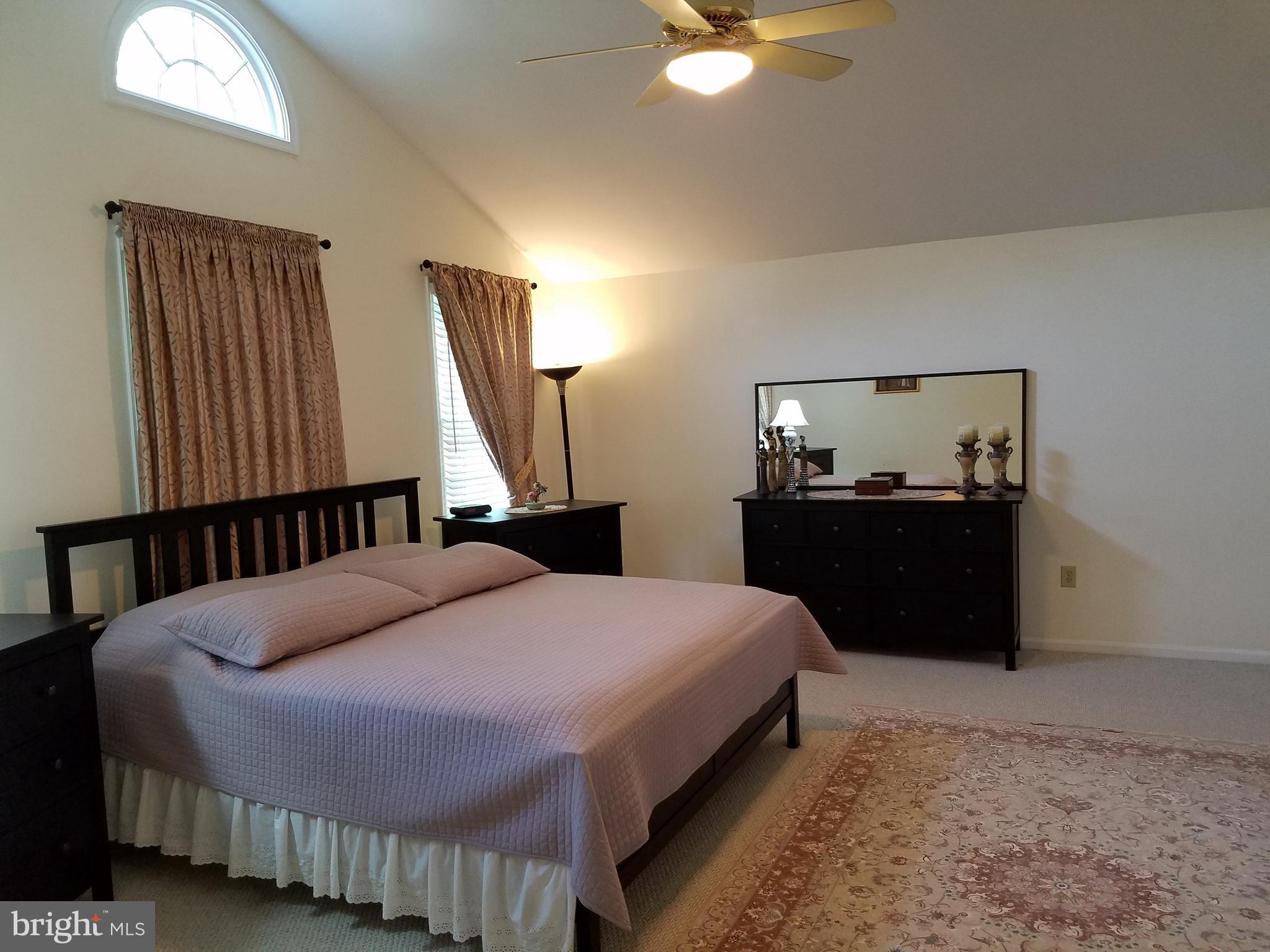 QUINCE ORCHARD ESTATES - Residential