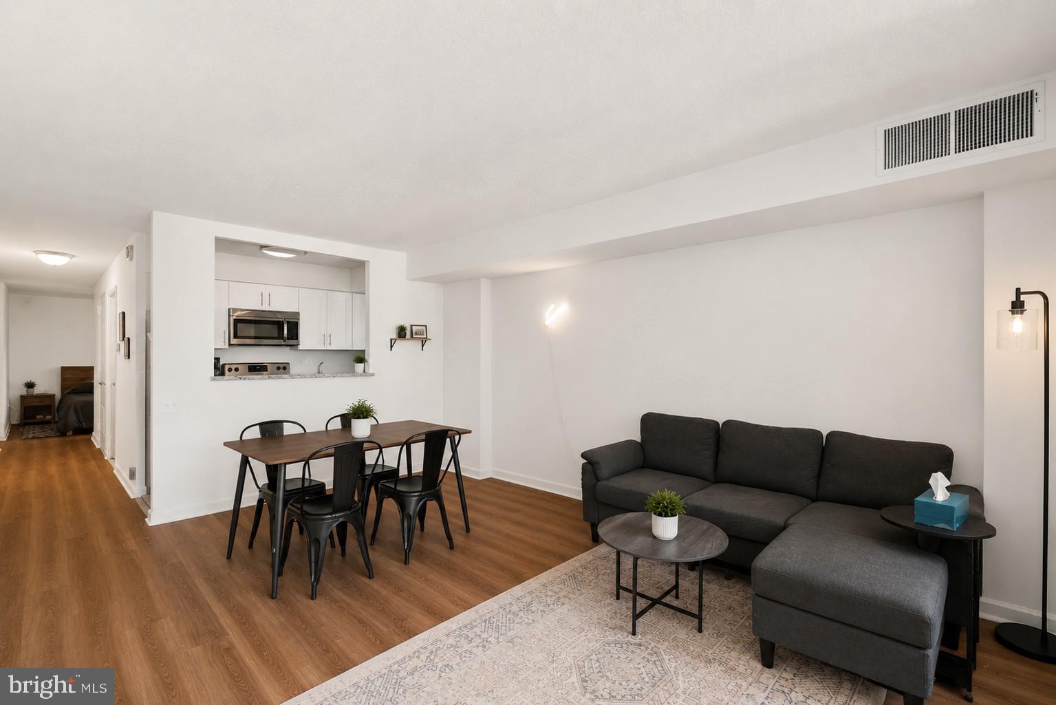 1420 LOCUST STREET 8J