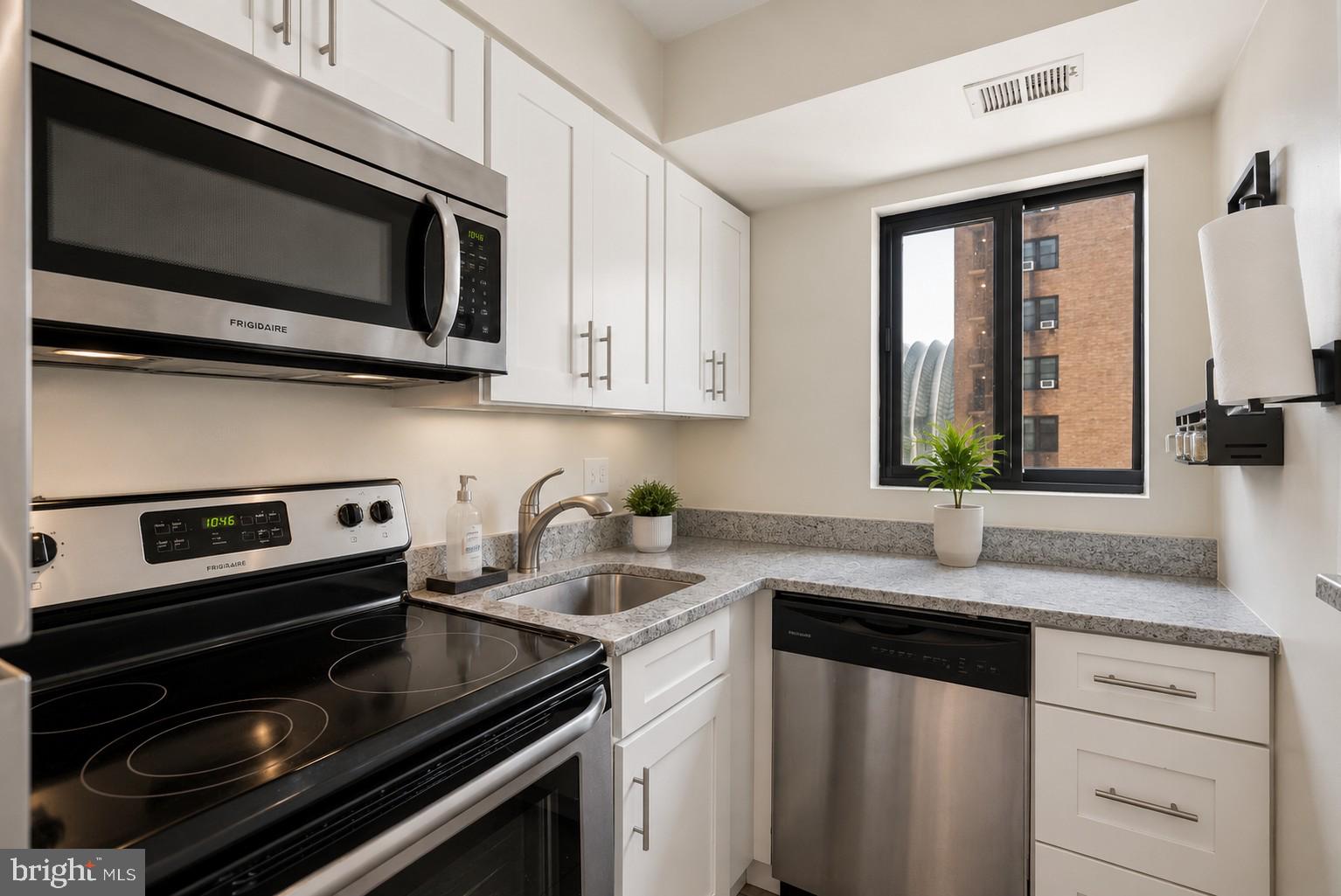 1420 LOCUST STREET 8J