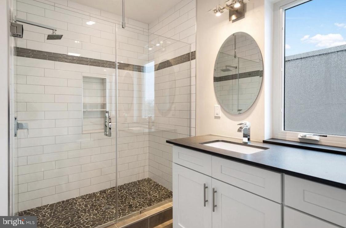 POINT BREEZE - Residential Lease