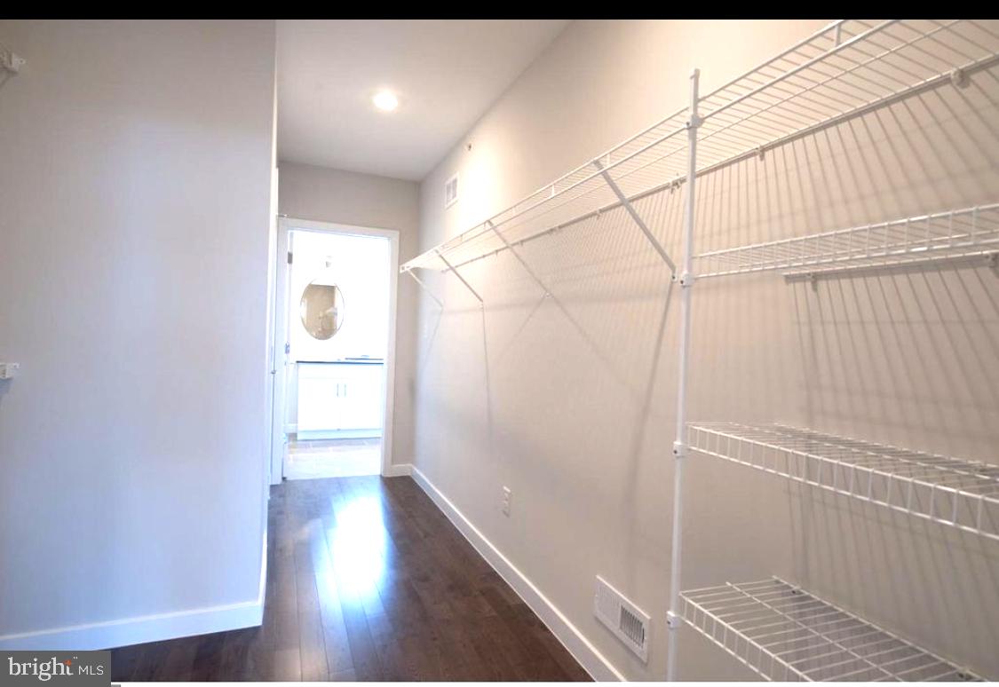 POINT BREEZE - Residential Lease