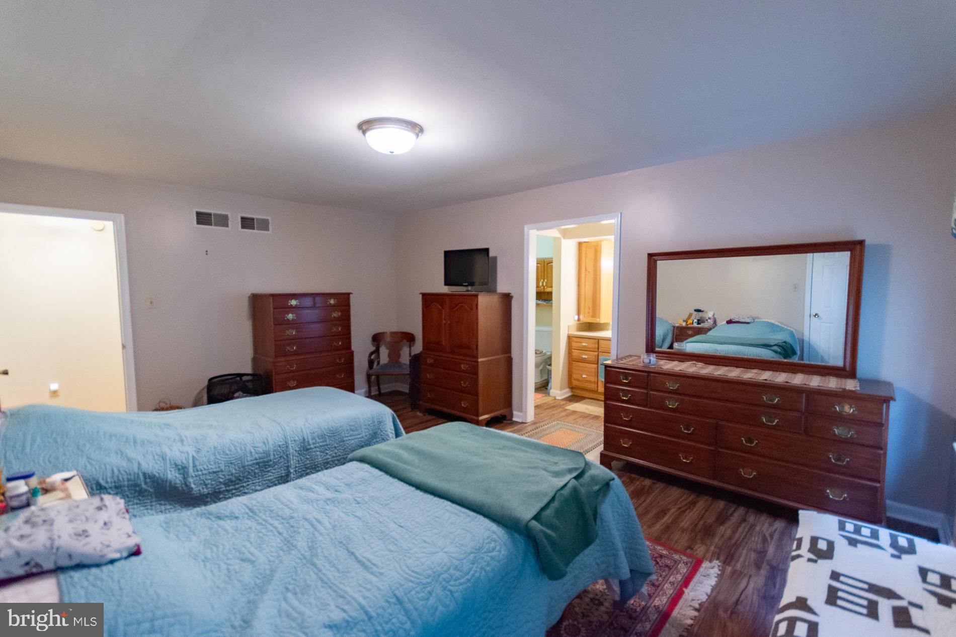 FOXCROFT MEADOWS - Residential