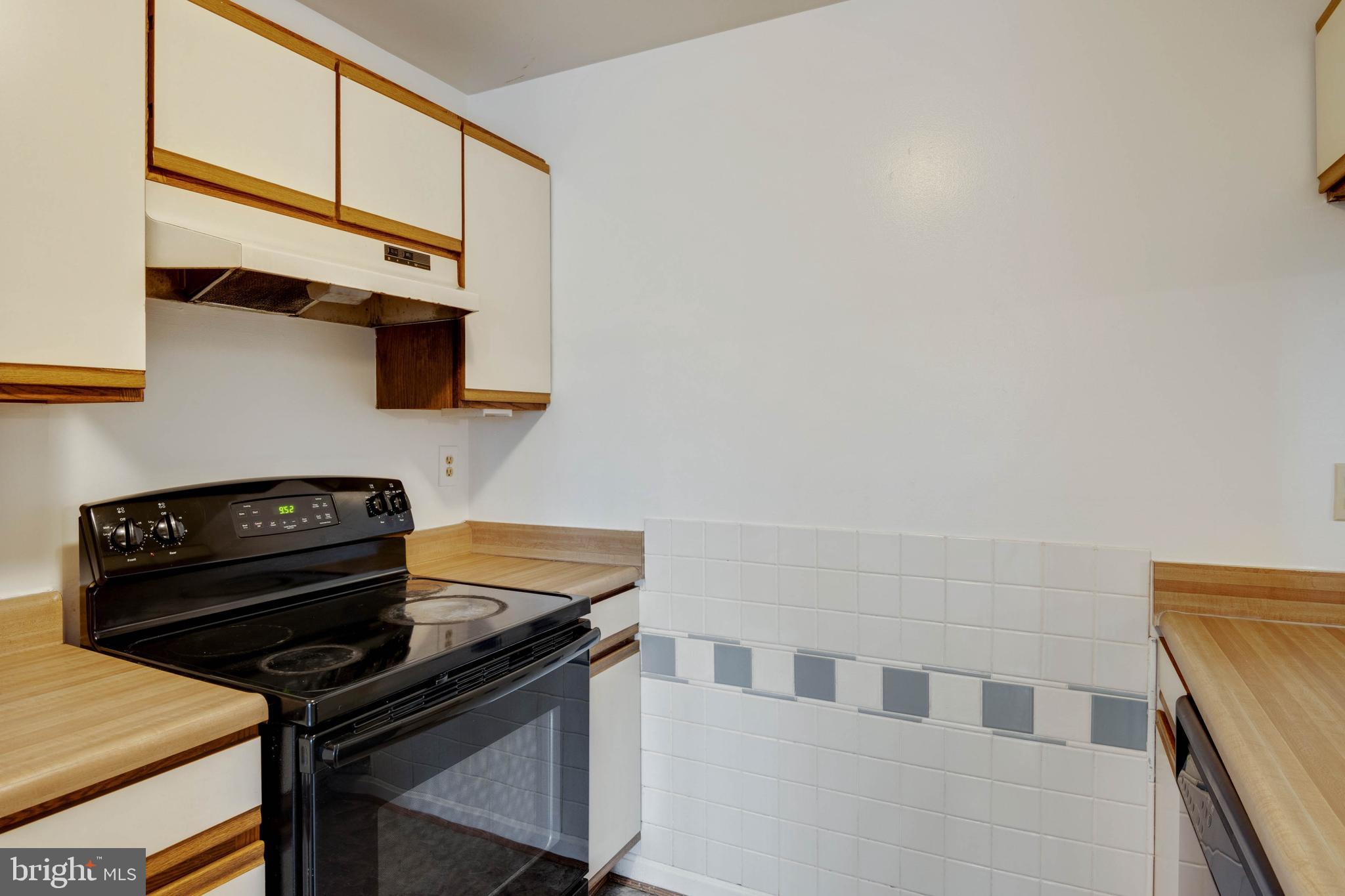 CROMWELL FOUNTAIN - Residential