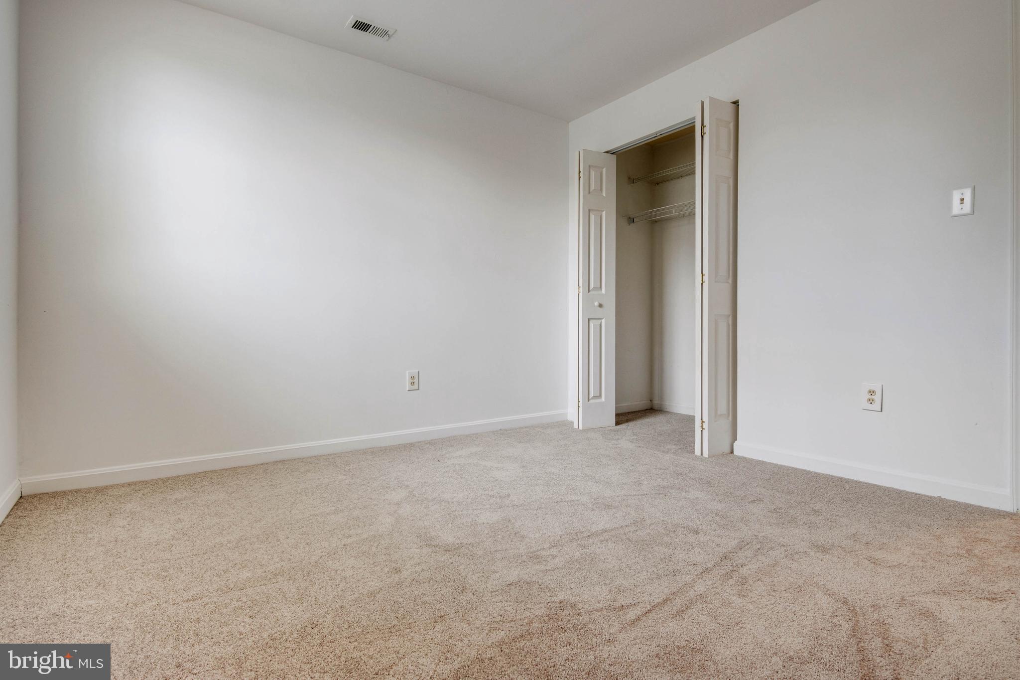 CROMWELL FOUNTAIN - Residential