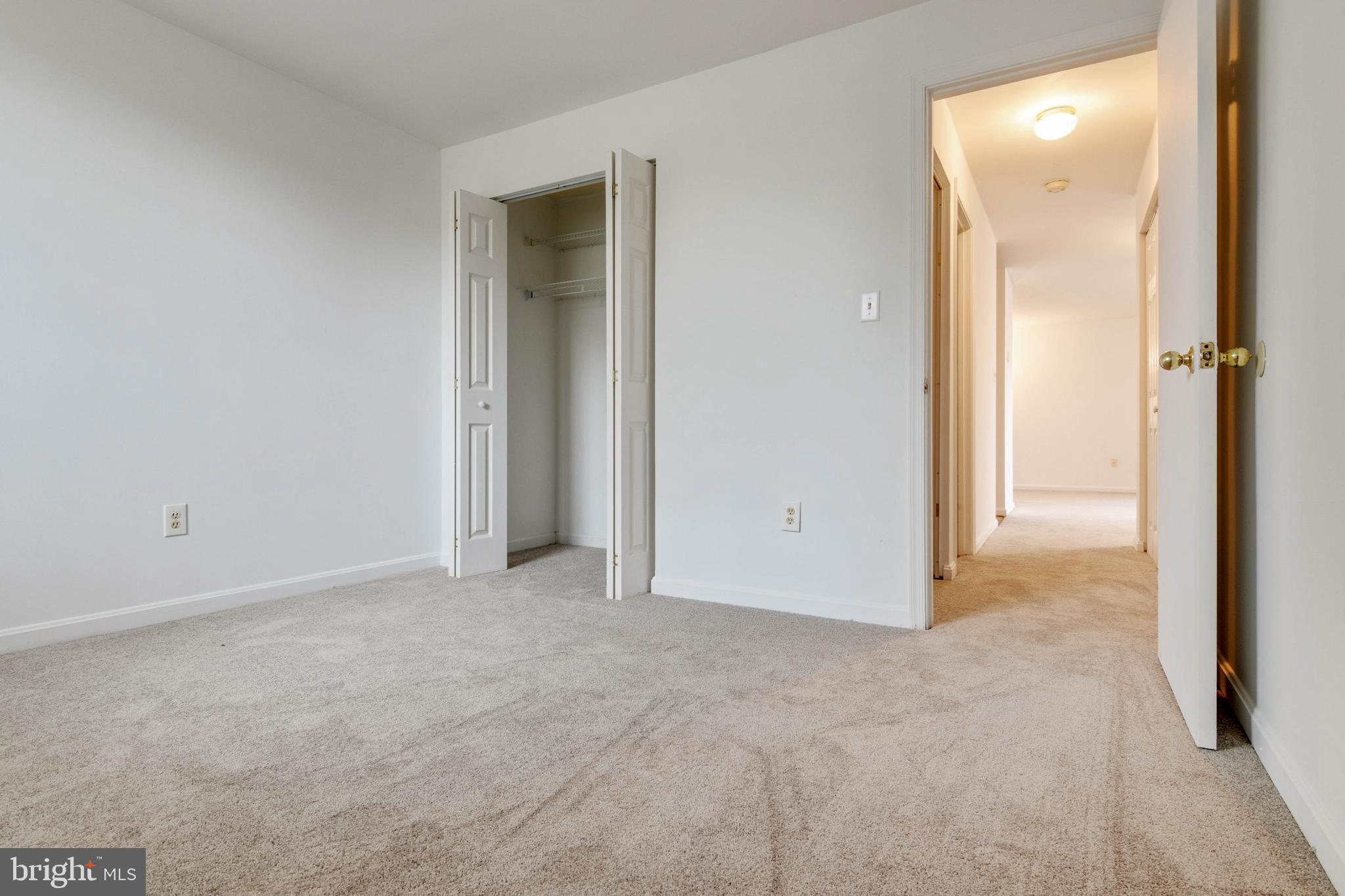 CROMWELL FOUNTAIN - Residential