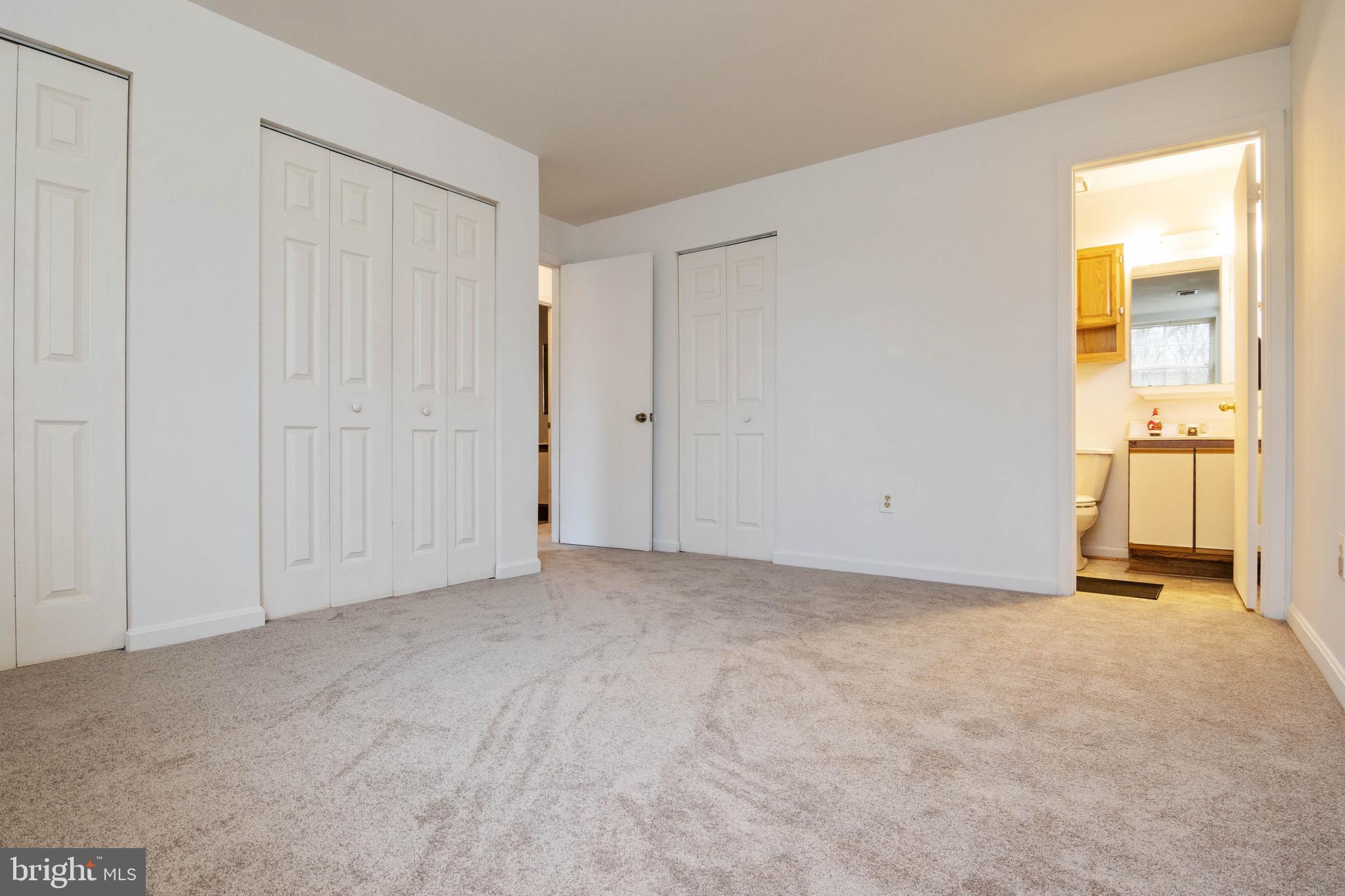 CROMWELL FOUNTAIN - Residential