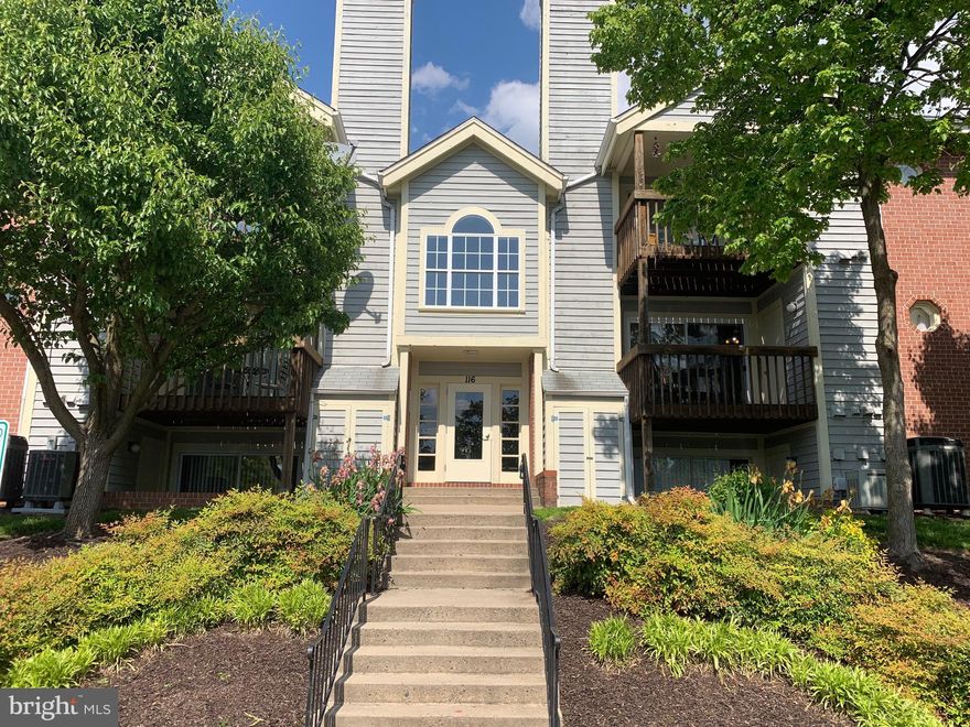 Very well maintained 2 bedroom, 2 bath ground level unit waiting for you.    Offering recent updates through-out, freshly painted and new carpets!   Spacious bedrooms with the master bedroom featuring an over-sized closet and en-suite bathroom!    Enjoy your evenings in front of the cozy wood burning fireplace, great space for entertaining and dining!   Covered patio and more!   Community features a pool, tot lot's and common area's.    Close to shopping,  public transportation and major highways.    Do not miss this one! Amazing value for one who wants to put their own touch to it!