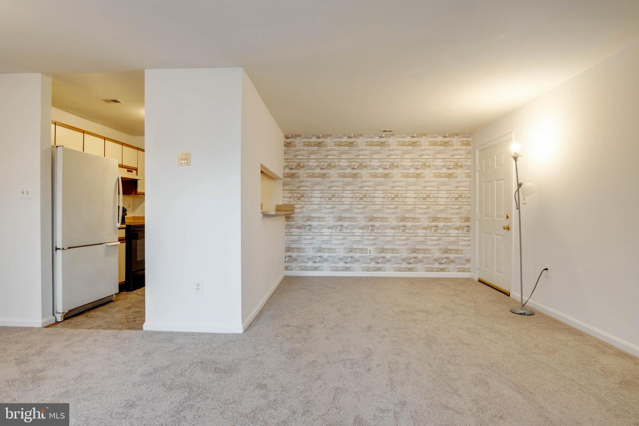 CROMWELL FOUNTAIN - Residential