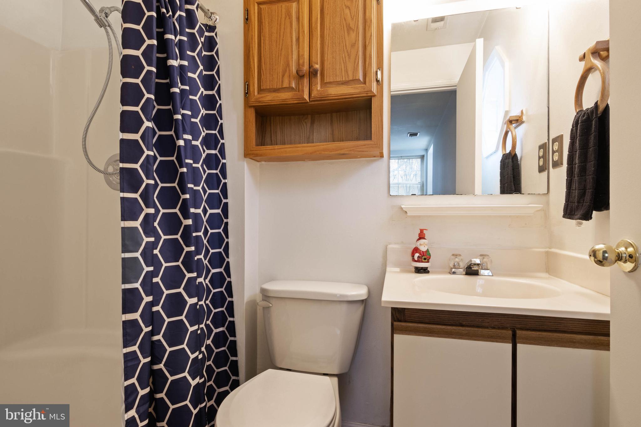 CROMWELL FOUNTAIN - Residential