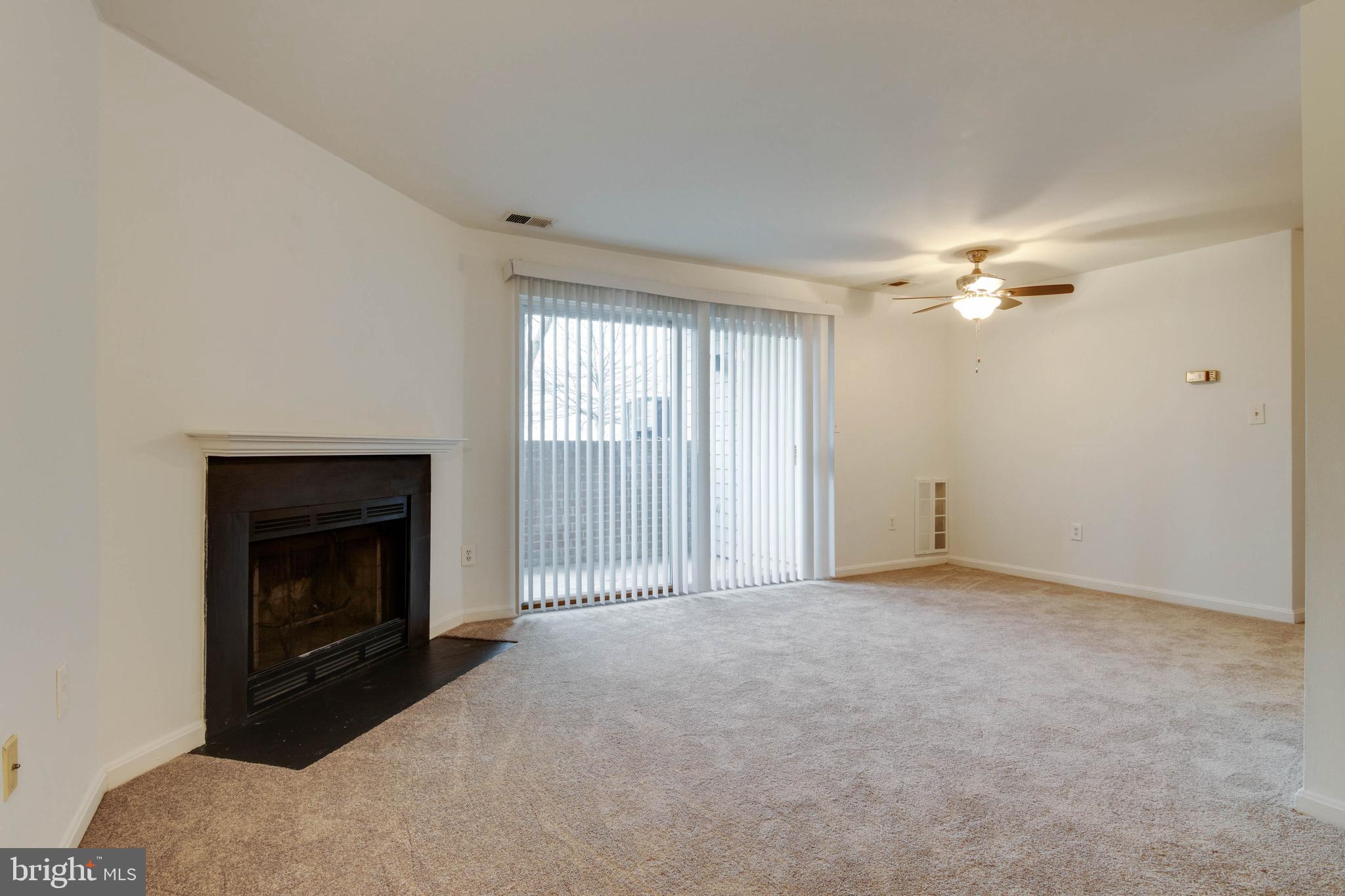 CROMWELL FOUNTAIN - Residential