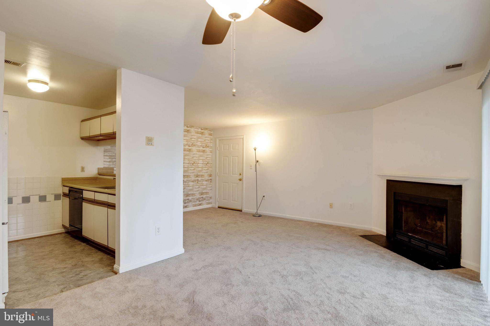 CROMWELL FOUNTAIN - Residential