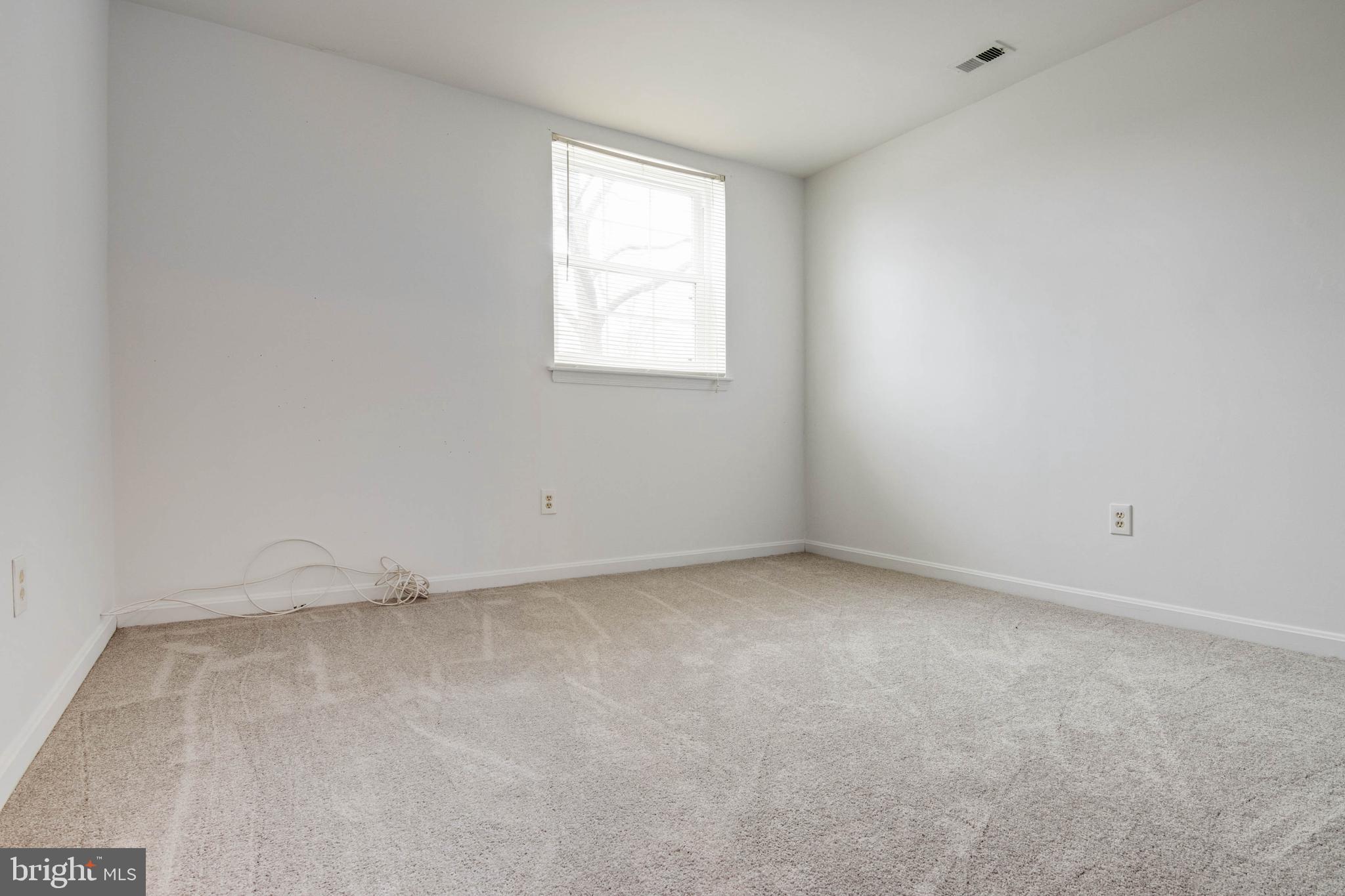 CROMWELL FOUNTAIN - Residential