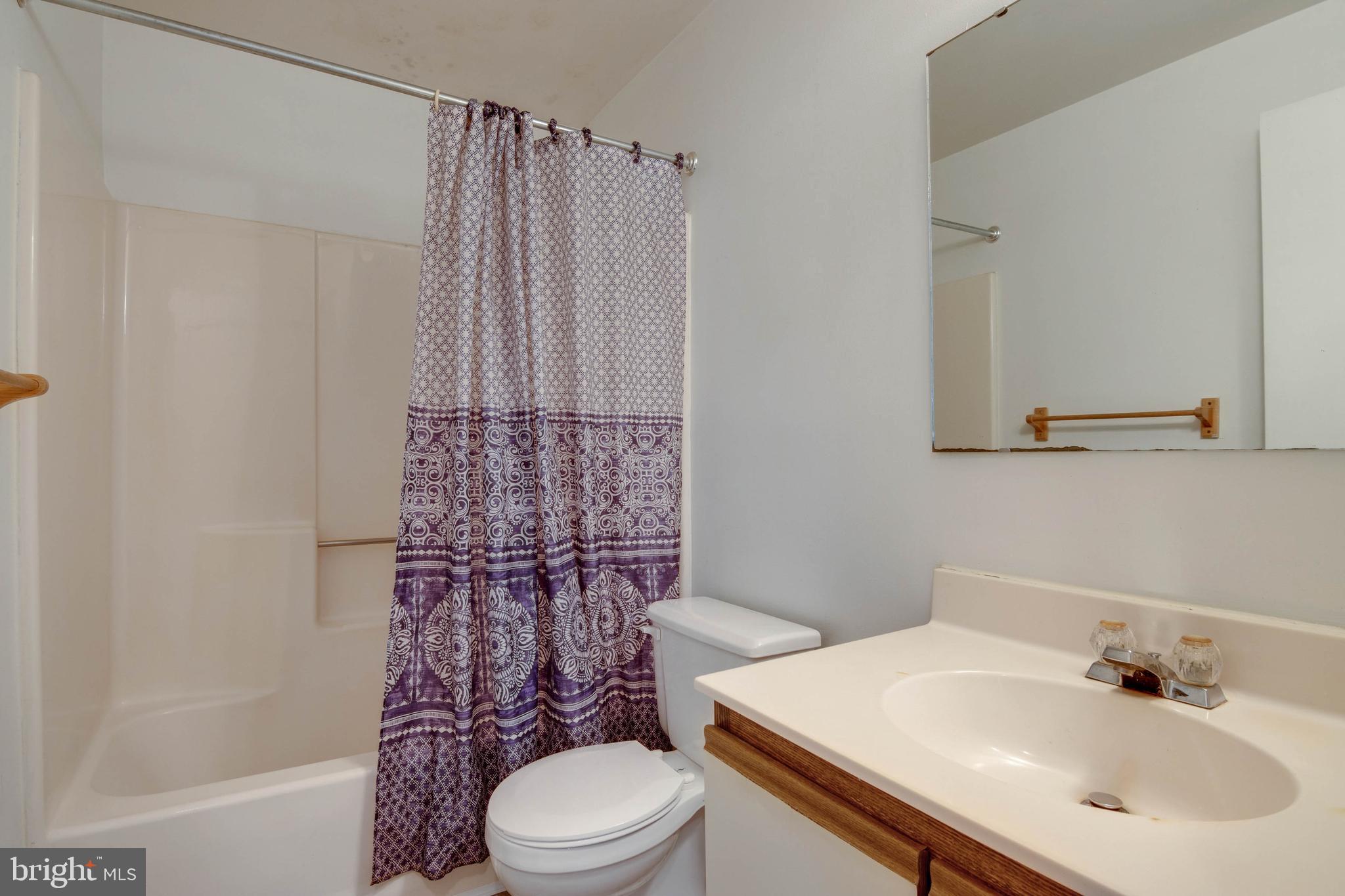 CROMWELL FOUNTAIN - Residential