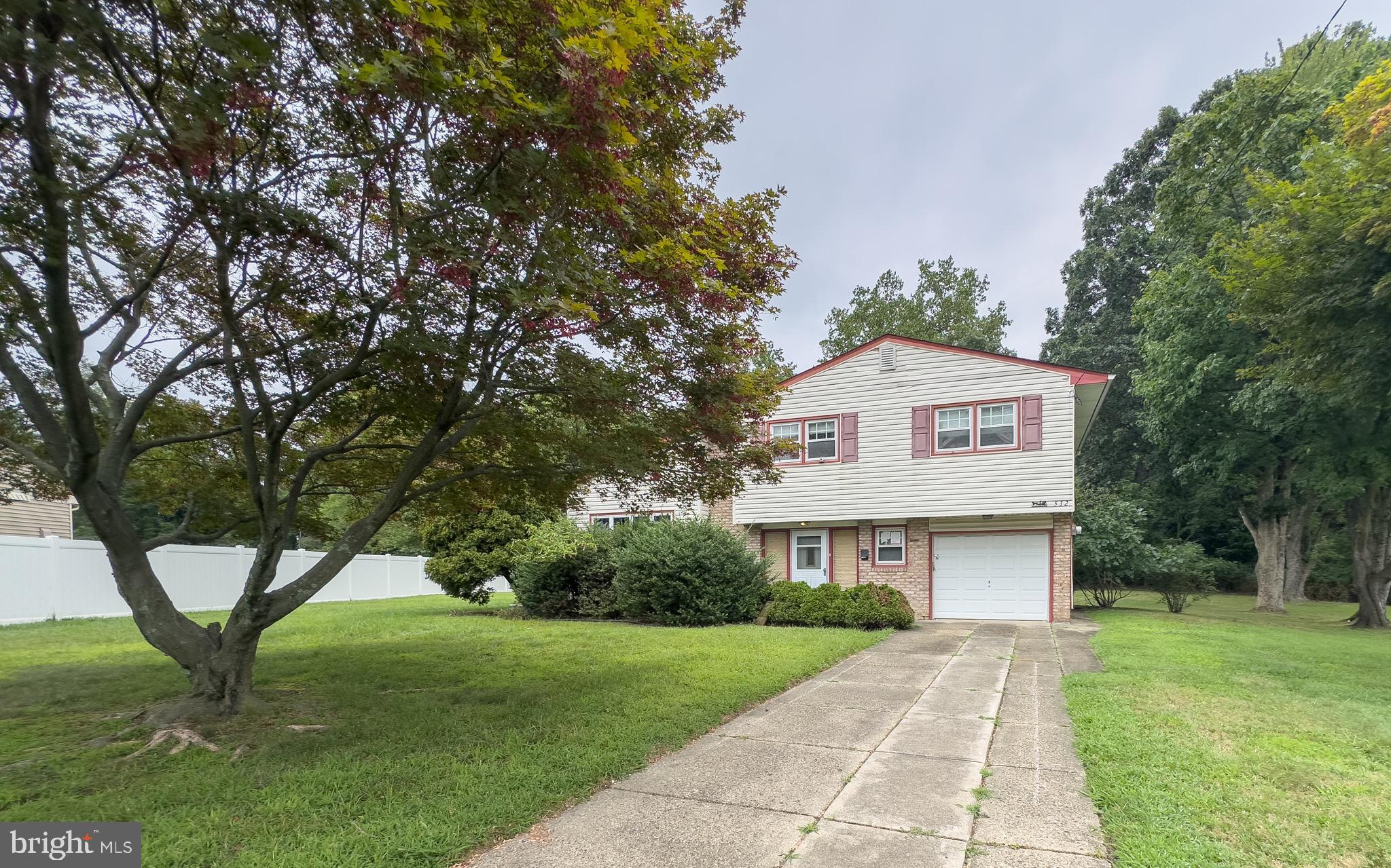 532 ENGLEWOOD DRIVE