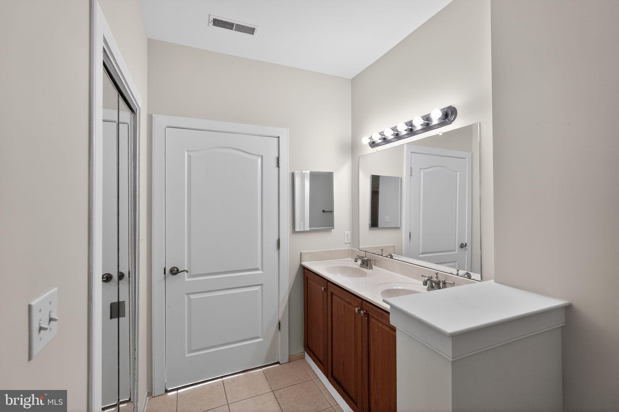 PHILADELPHIA (NORTHEAST) - Residential