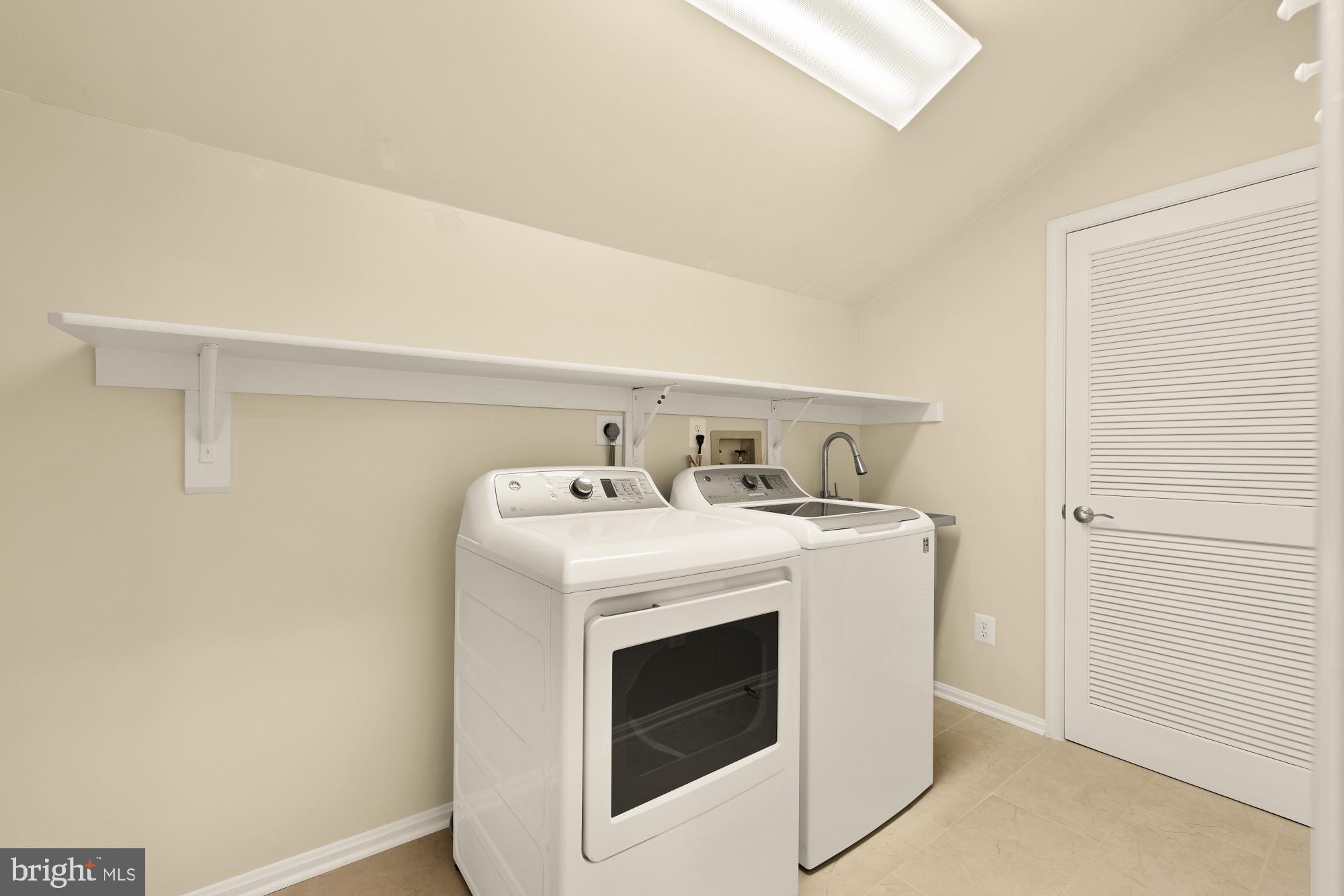 CROSSPOINTE - Residential