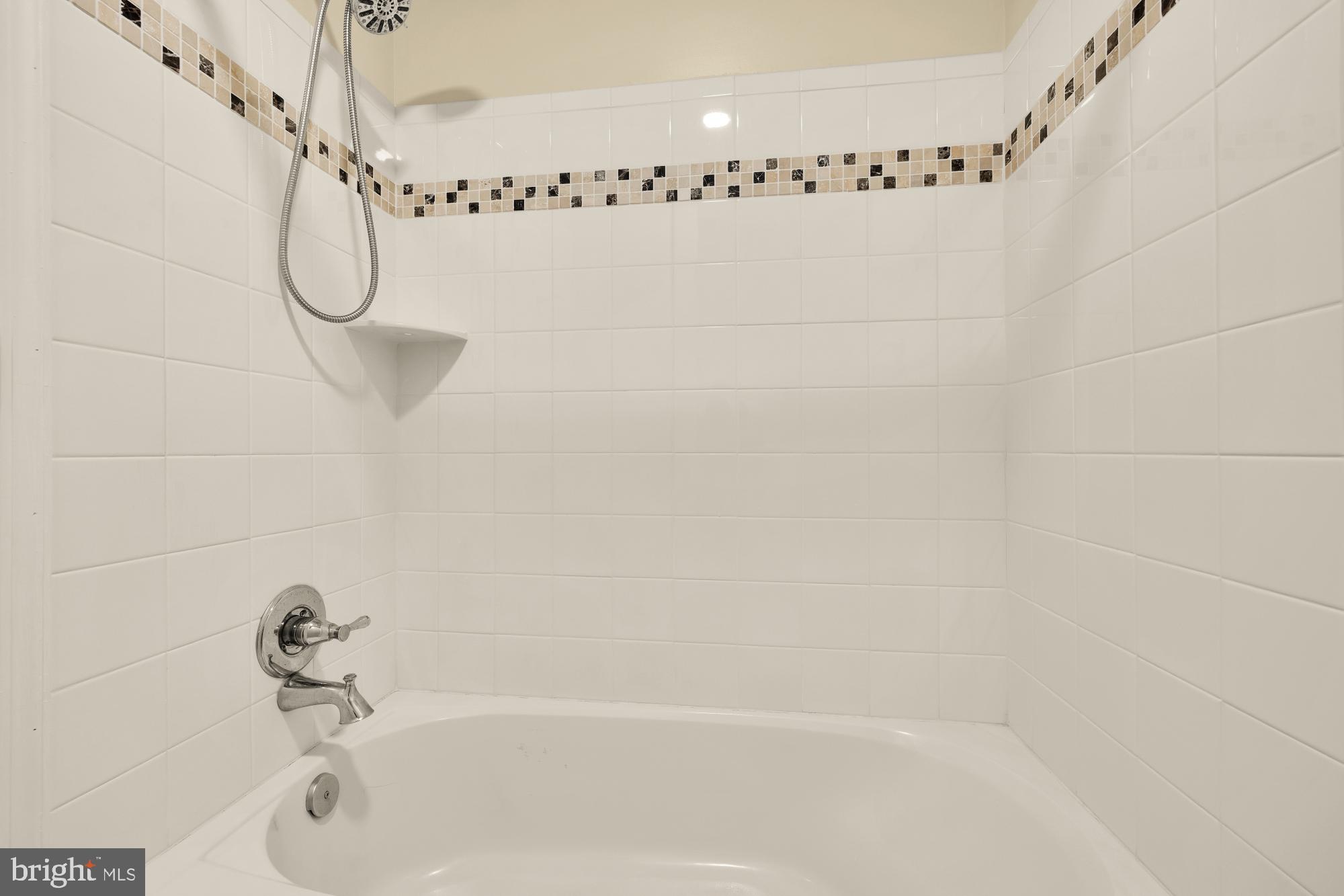 CROSSPOINTE - Residential