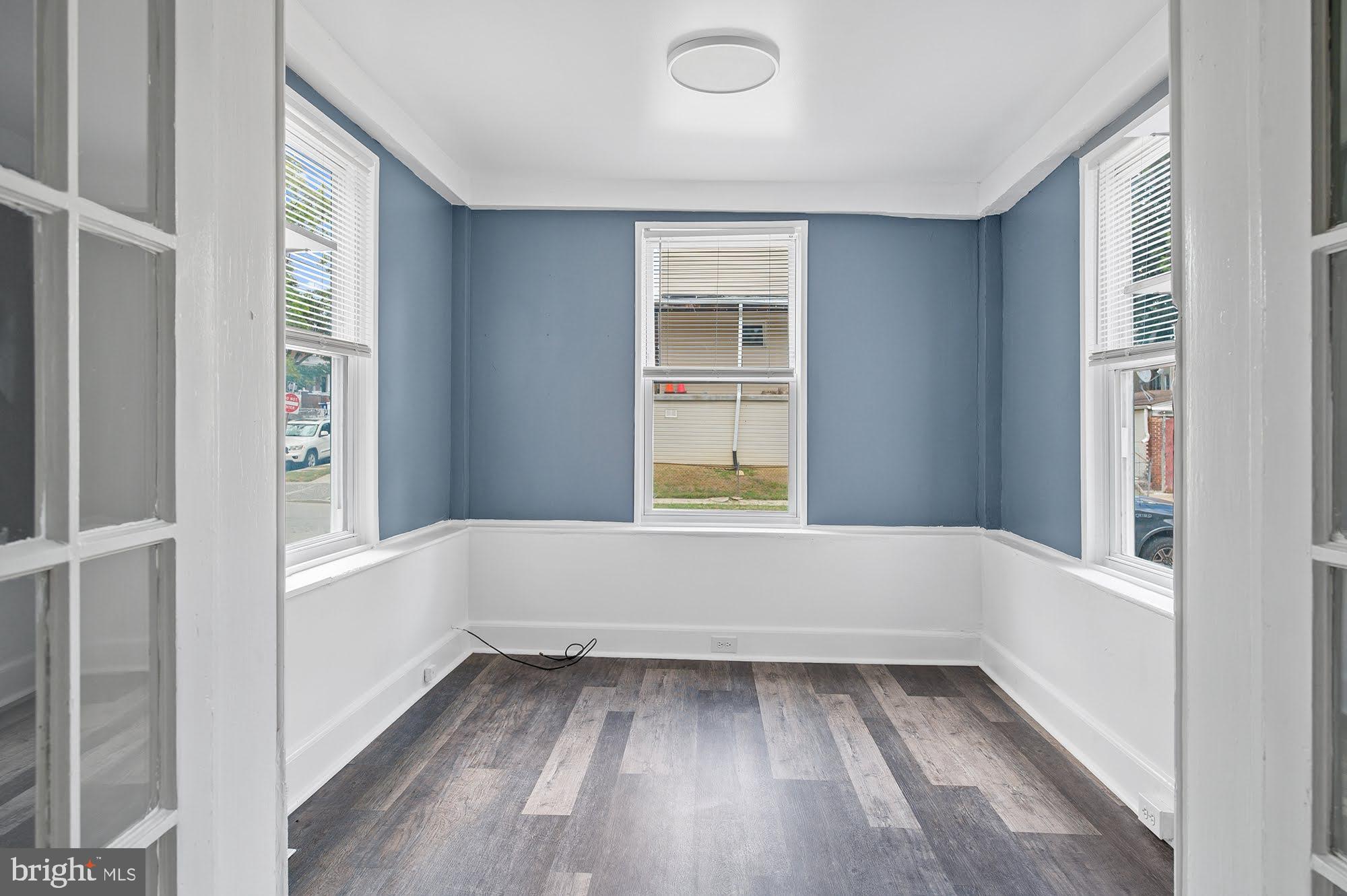 PARK CIRCLE - Residential