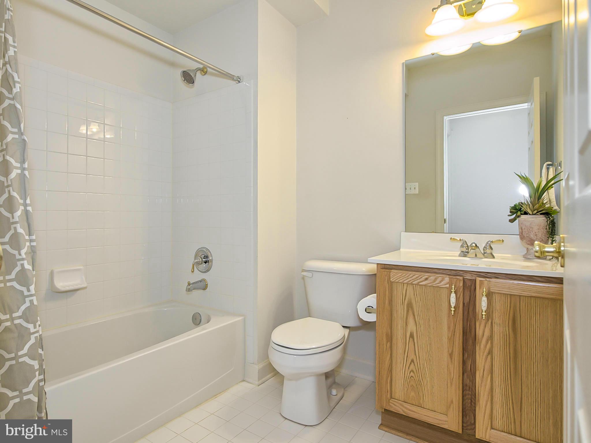 VILLAGES OF URBANA - Residential Lease