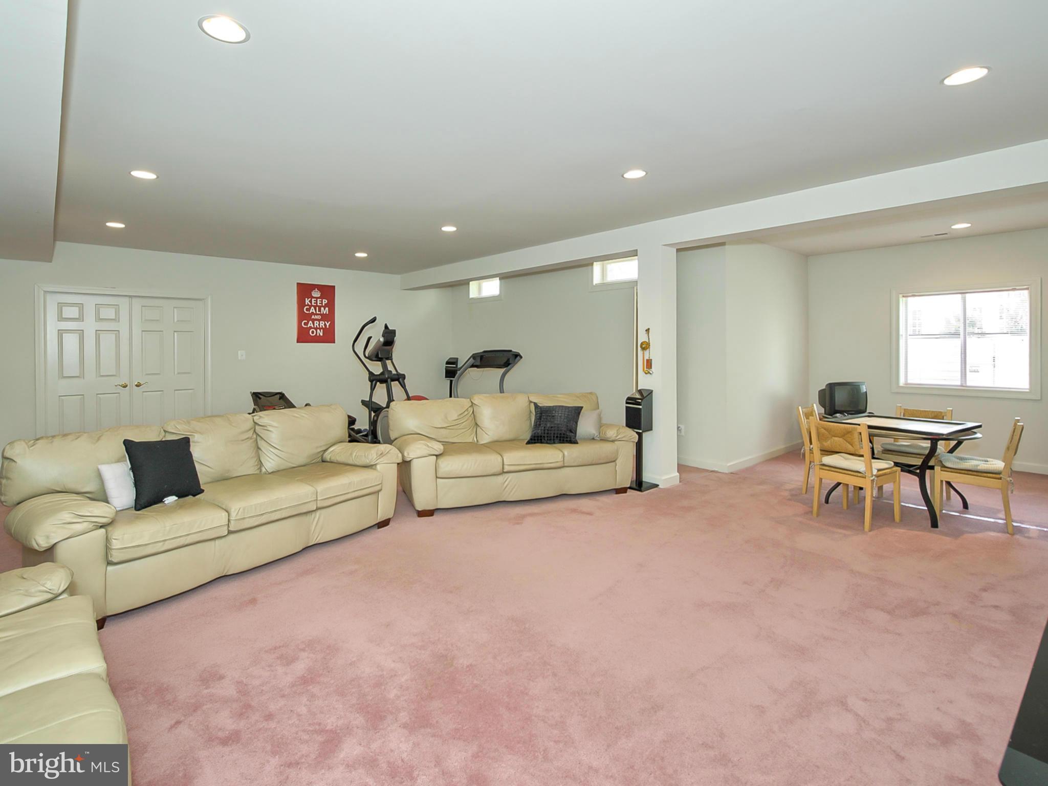 VILLAGES OF URBANA - Residential Lease