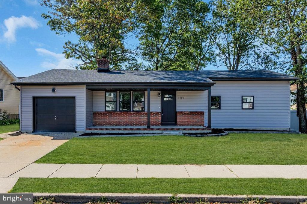 Photo of 1905 Ravenwood Drive, TOMS RIVER, NJ 08753 (MLS # NJOC2037586)