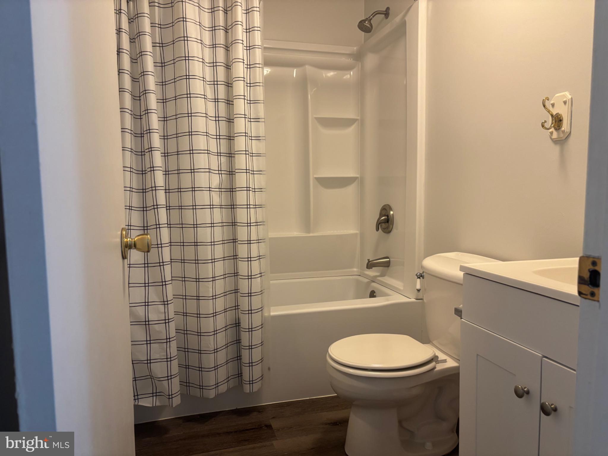 LAND O LAKES - Residential Lease