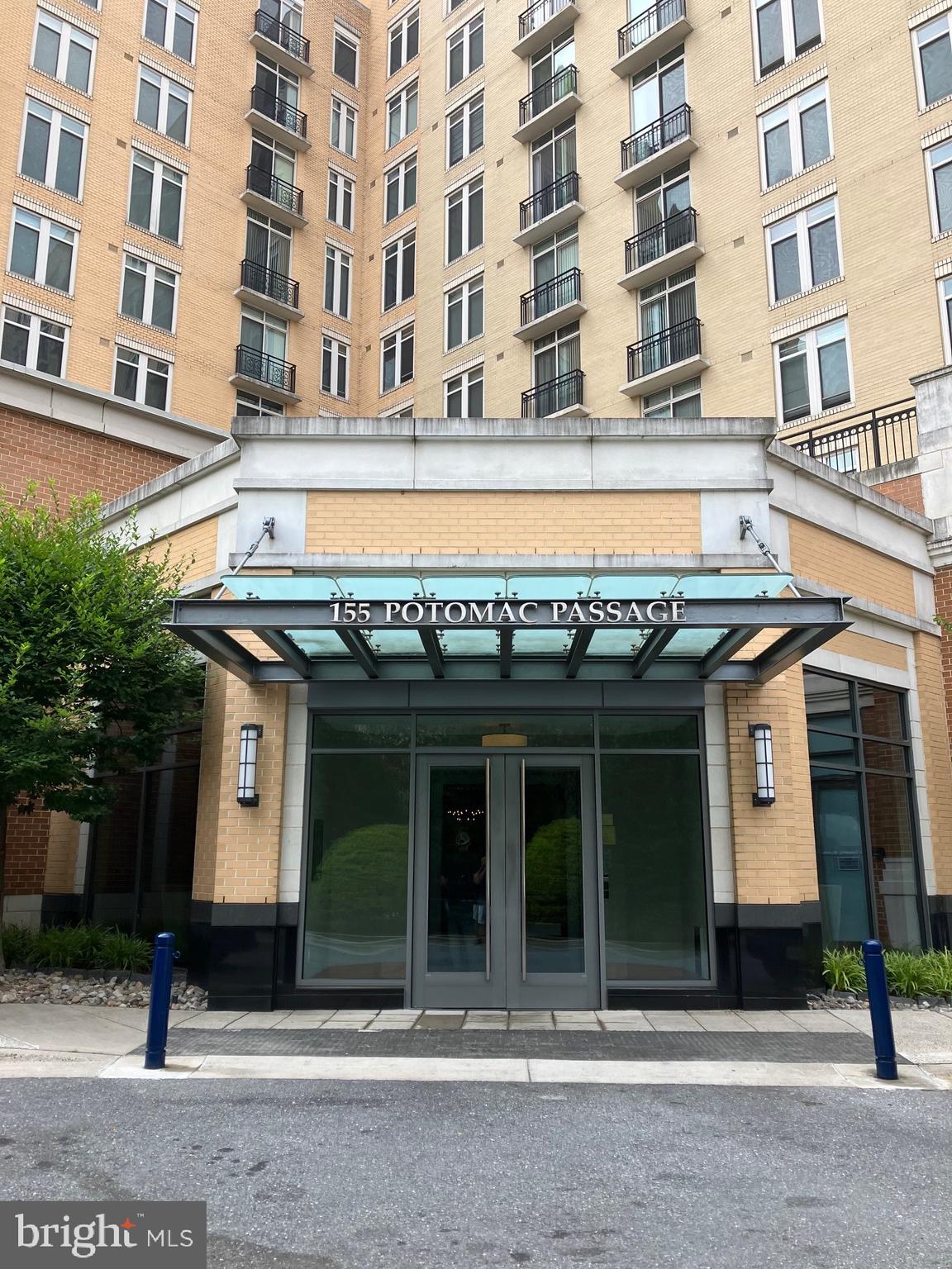 ONE NATIONAL HARBOR CONDOMINIUM - Residential