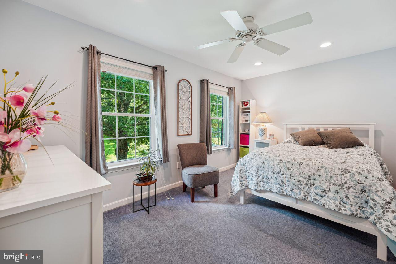 HICKORY CREEK - Residential