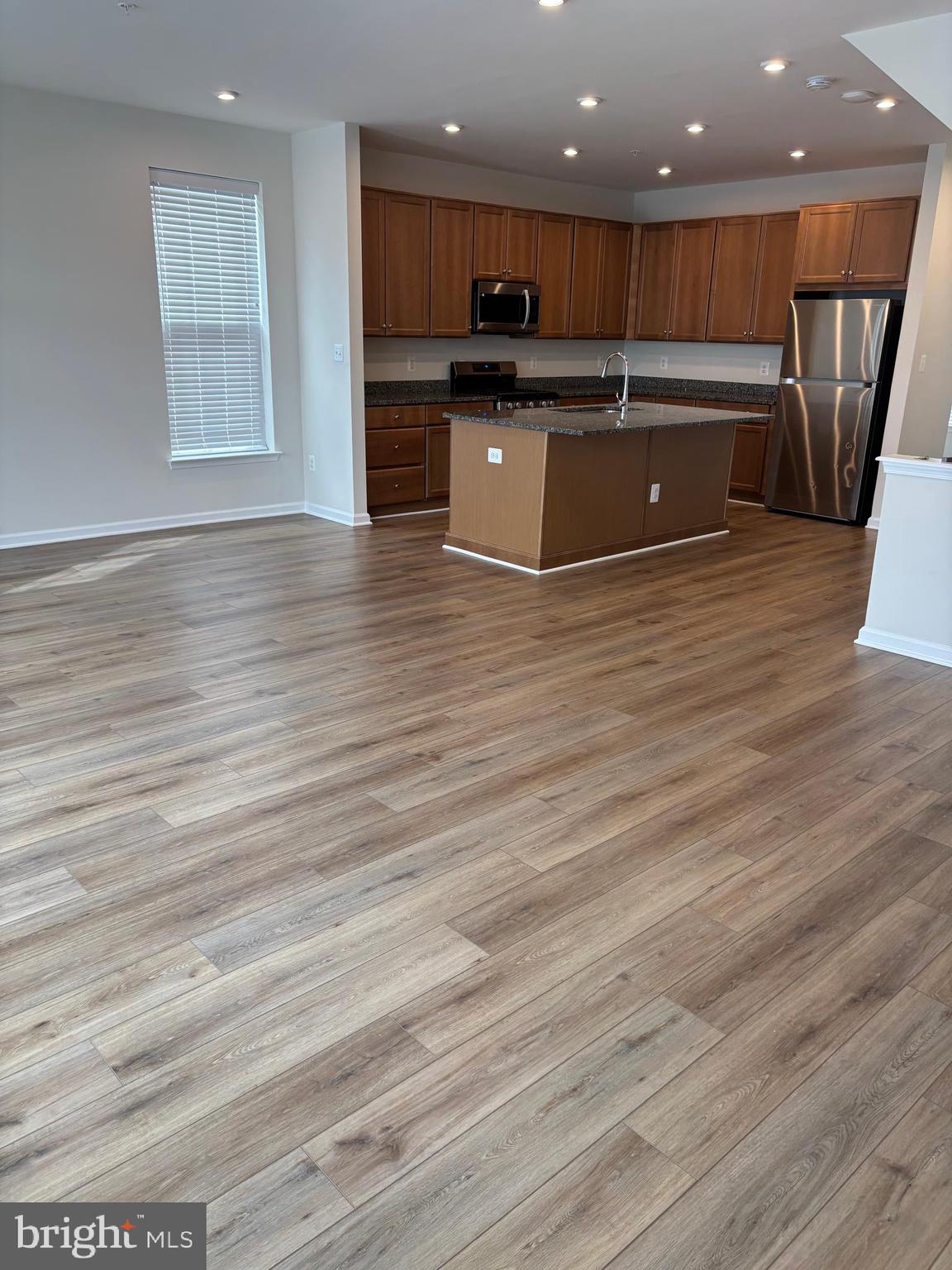 EMBREY MILL - Residential Lease