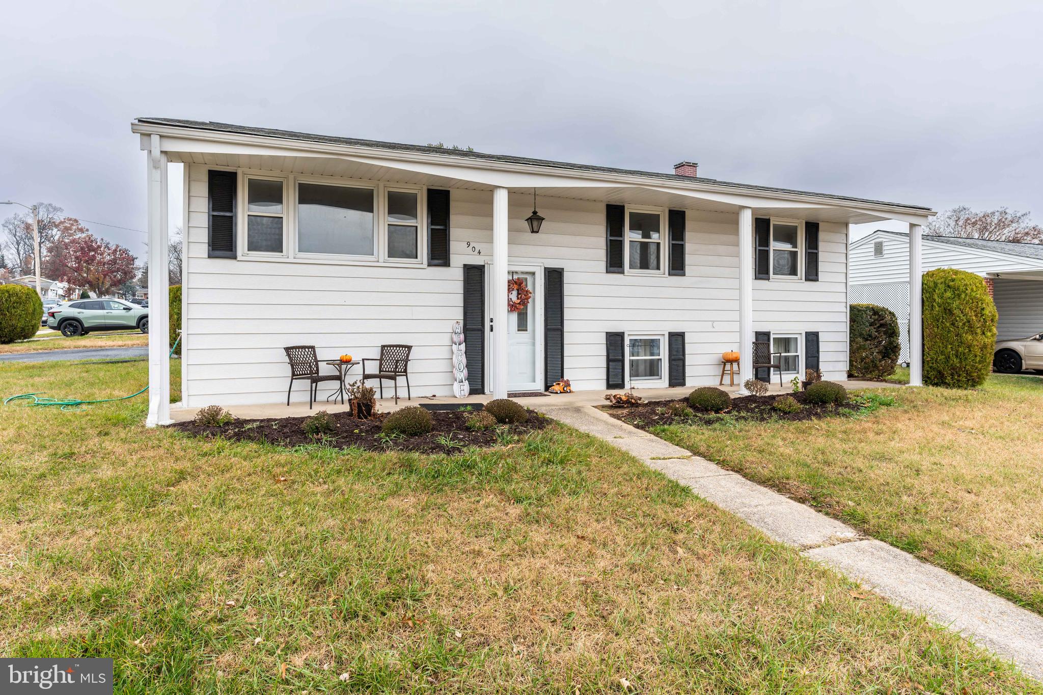 904 PLEASANTVILLE DRIVE