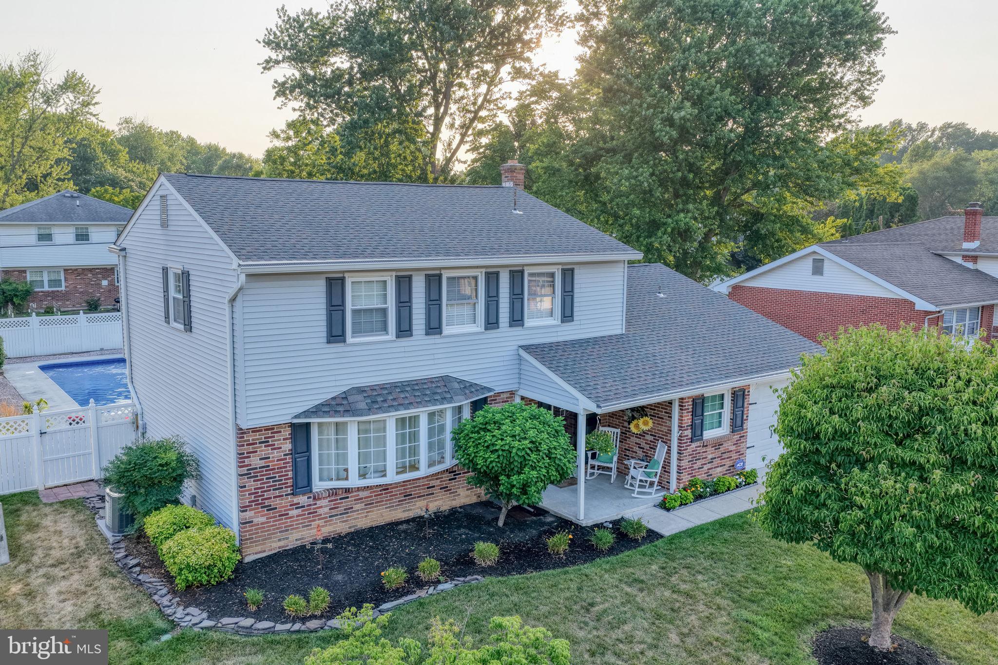 908 SCHOOLHOUSE LANE